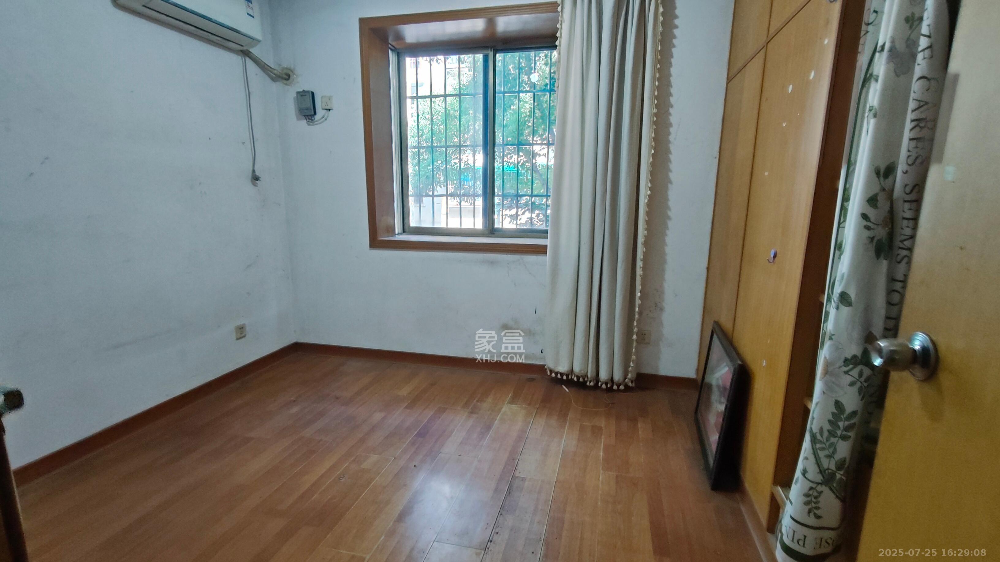 科教新村 2室2厅1卫 2500.0元/月 科教新村 2室2厅1卫 2500.0元/月室内图