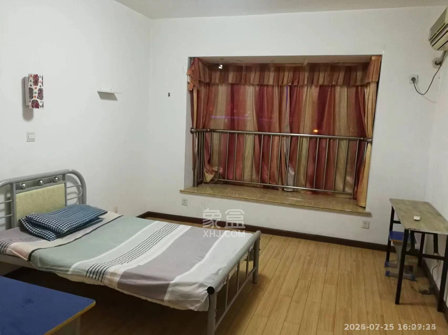 湘银二期世纪花园 4室2厅2卫 1500.0元/月 湘银二期世纪花园 4室2厅2卫 1500.0元/月室内图