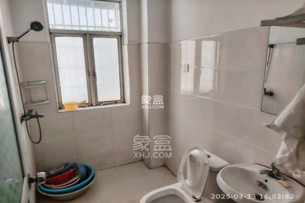 耀华锦园 3室2厅2卫 1500.0元/月 耀华锦园 3室2厅2卫 1500.0元/月室内图