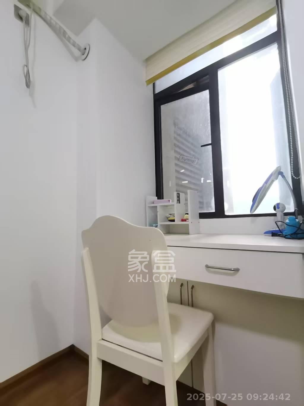 金茂梅溪湖  2室2厅1卫   3200.00元/月室内图