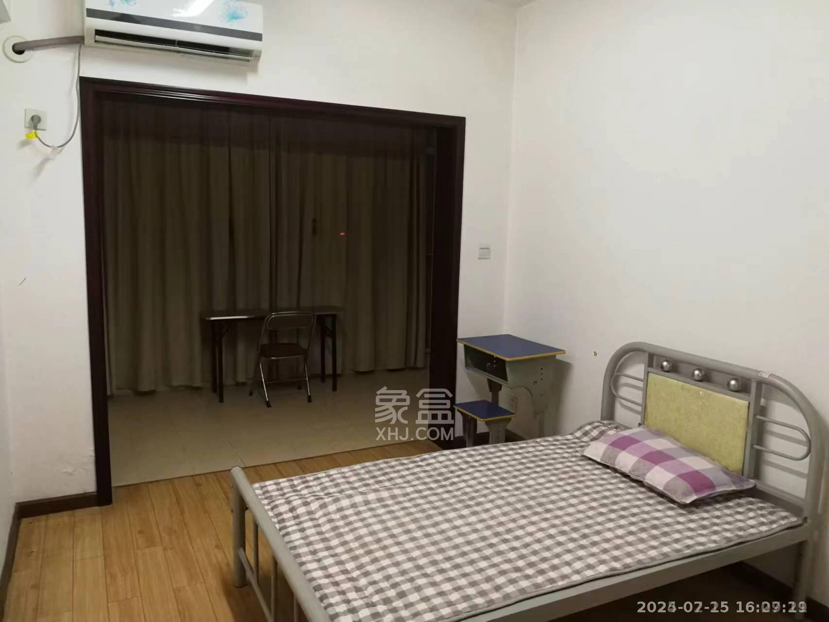 湘银二期世纪花园 4室2厅2卫 1500.0元/月 湘银二期世纪花园 4室2厅2卫 1500.0元/月室内图