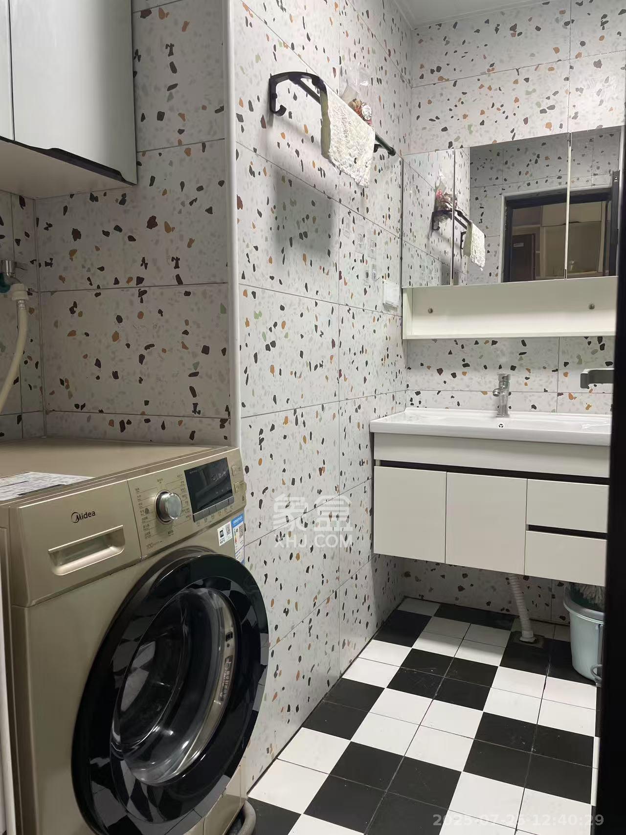 奥克斯滨仕花园(奥克斯洋湖广场/奥克斯中心) 1室1厅1卫 1900.0元/月 奥克斯滨仕花园(奥克斯洋湖广场/奥克斯中心) 1室1厅1卫 1900.0元/月室内图