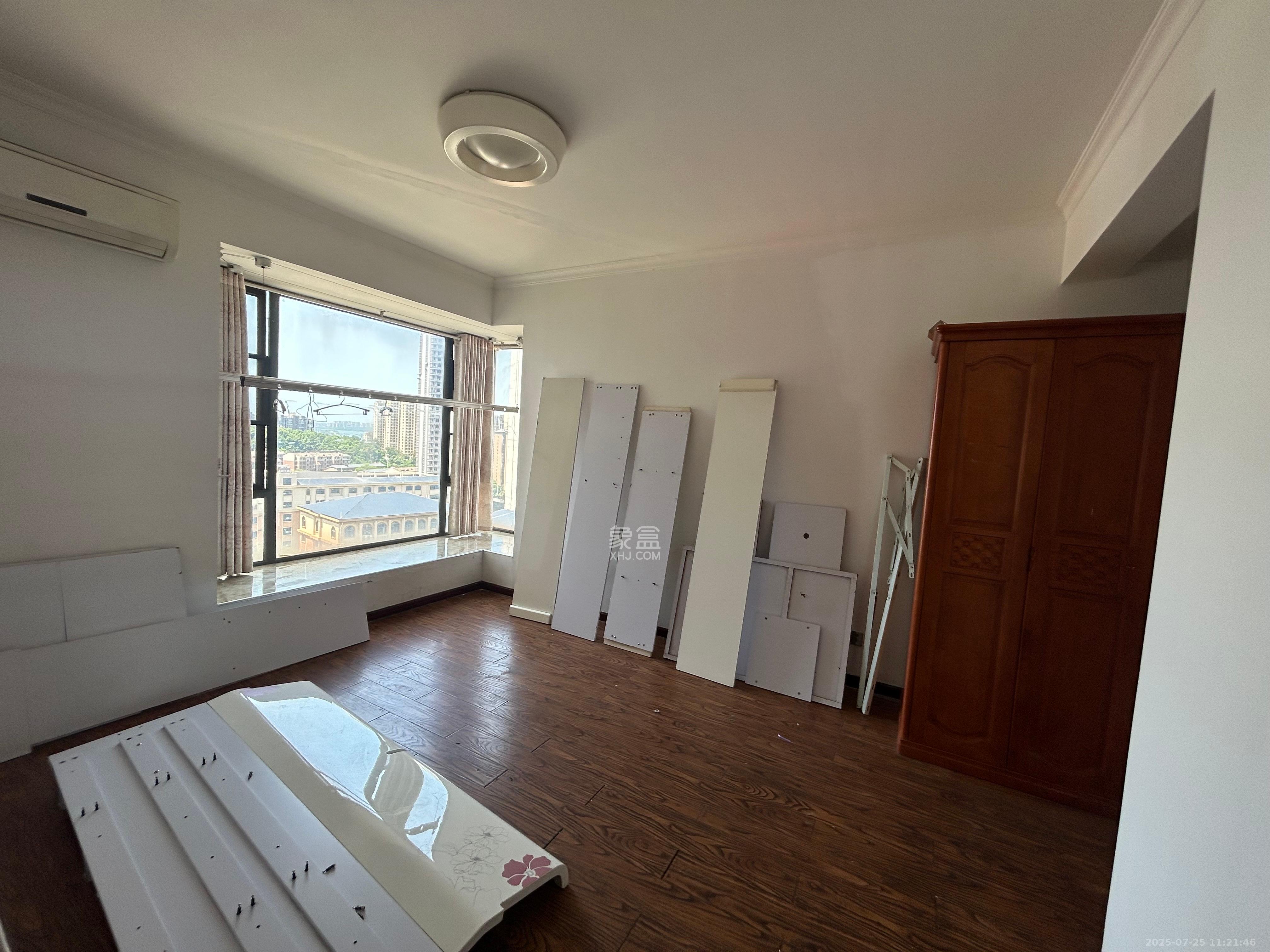 鑫远熙山 4室2厅2卫 2900.0元/月 鑫远熙山 4室2厅2卫 2900.0元/月室内图