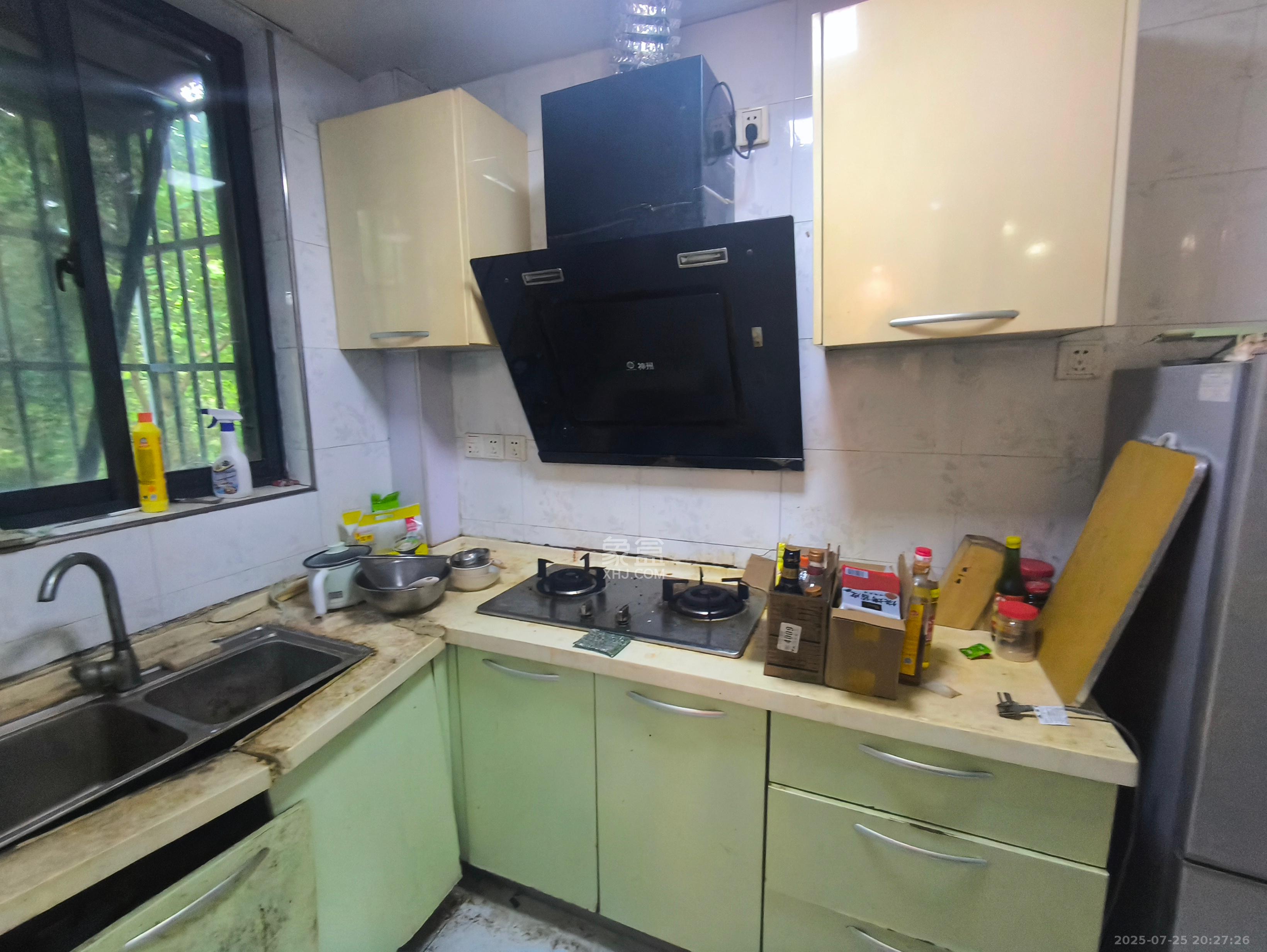 保利麓谷林语A区 3室2厅1卫 2000.0元/月 保利麓谷林语A区 3室2厅1卫 2000.0元/月室内图