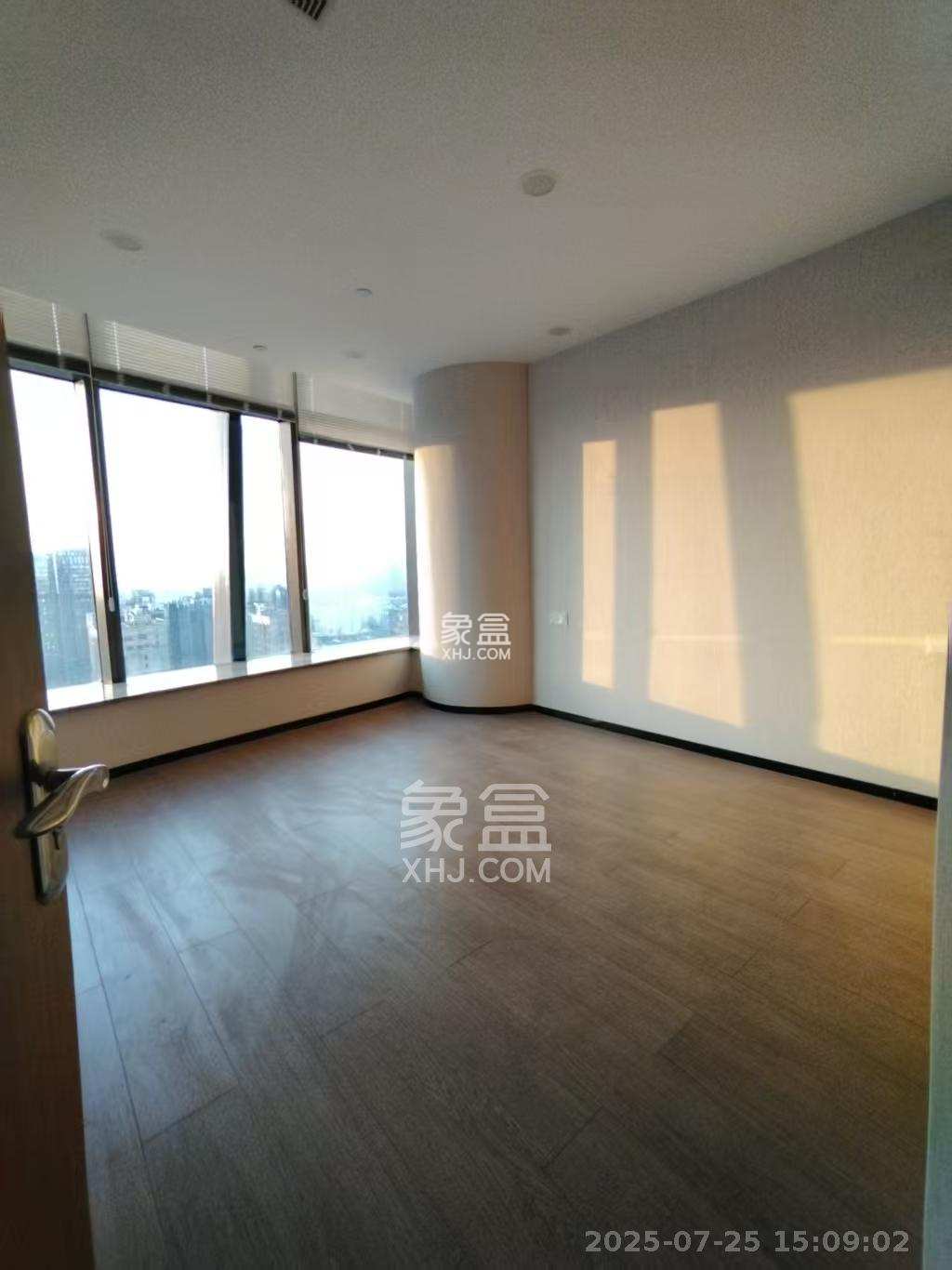 世茂铂曼 3室1厅1卫 4500.0元/月 世茂铂曼 3室1厅1卫 4500.0元/月室内图