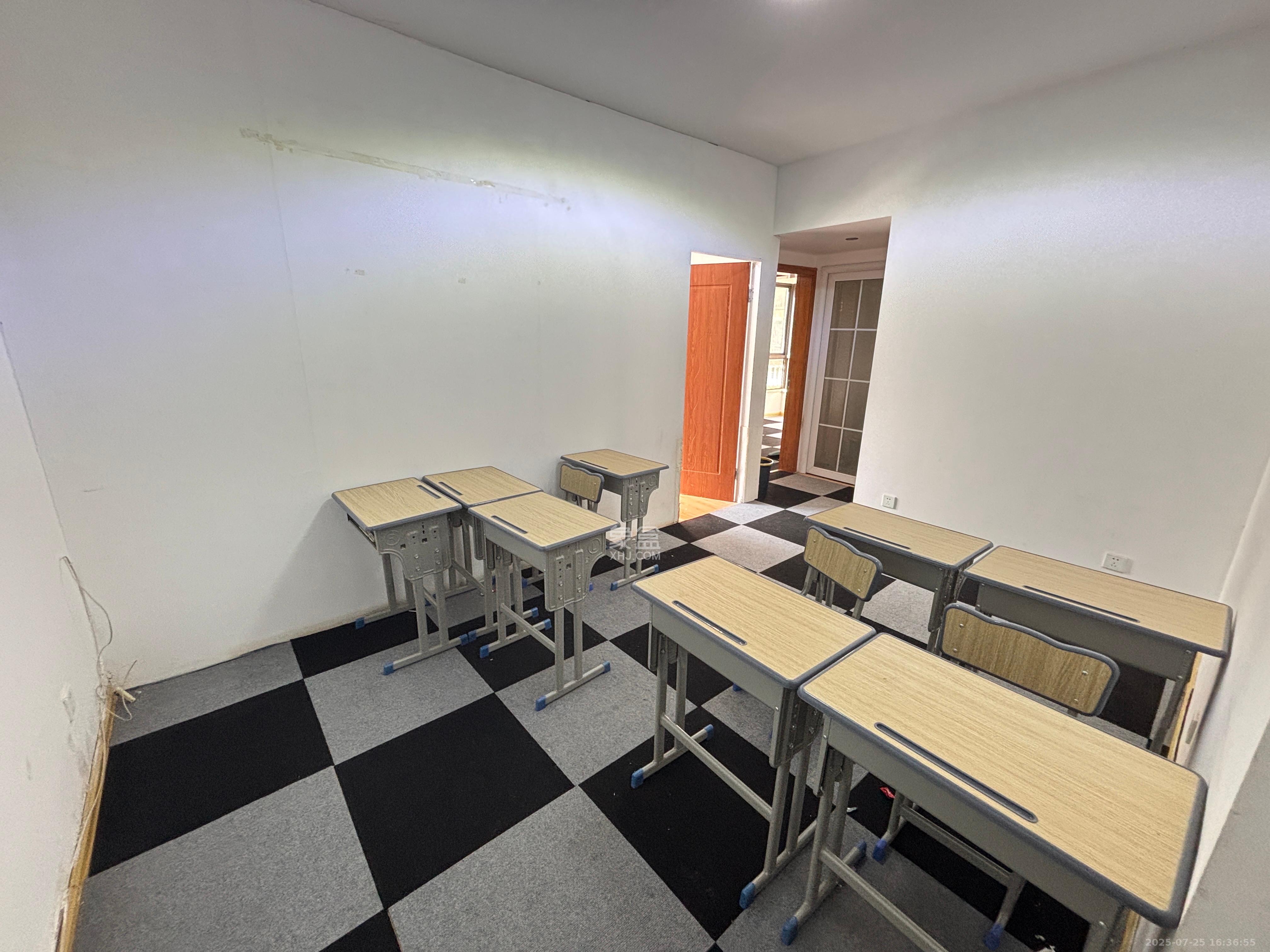 钱隆樽品(一、二、三期) 1室1厅1卫 2000.0元/月 钱隆樽品(一、二、三期) 1室1厅1卫 2000.0元/月室内图