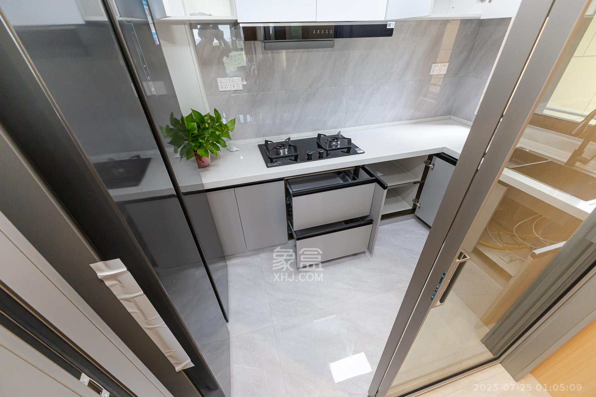 龙湖璟宸原著(龙湖紫宸) 4室2厅2卫 142.0万 龙湖璟宸原著(龙湖紫宸) 4室2厅2卫 142.0万厨房