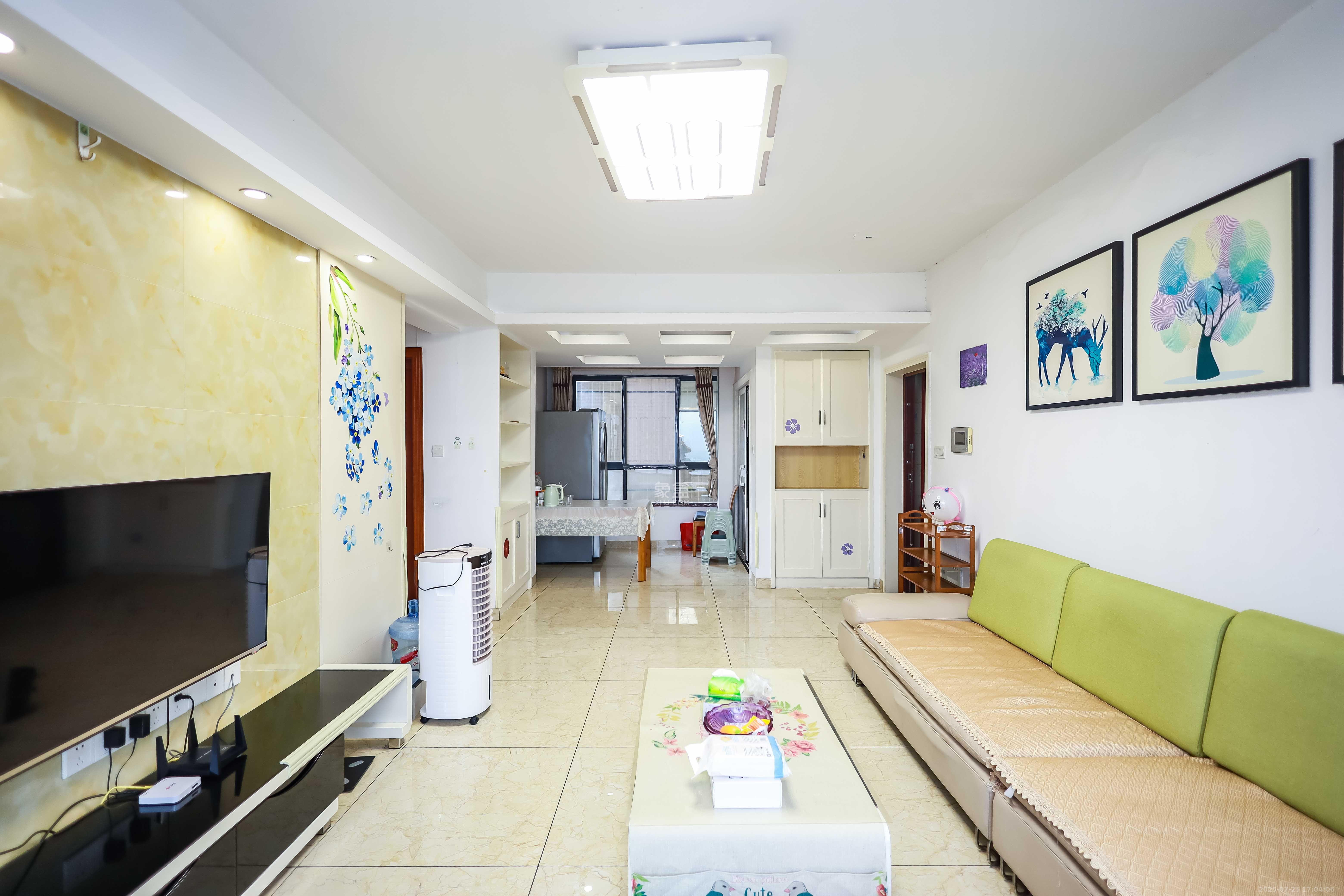 长房时代城  3室2厅1卫    2800.0元/月室内图