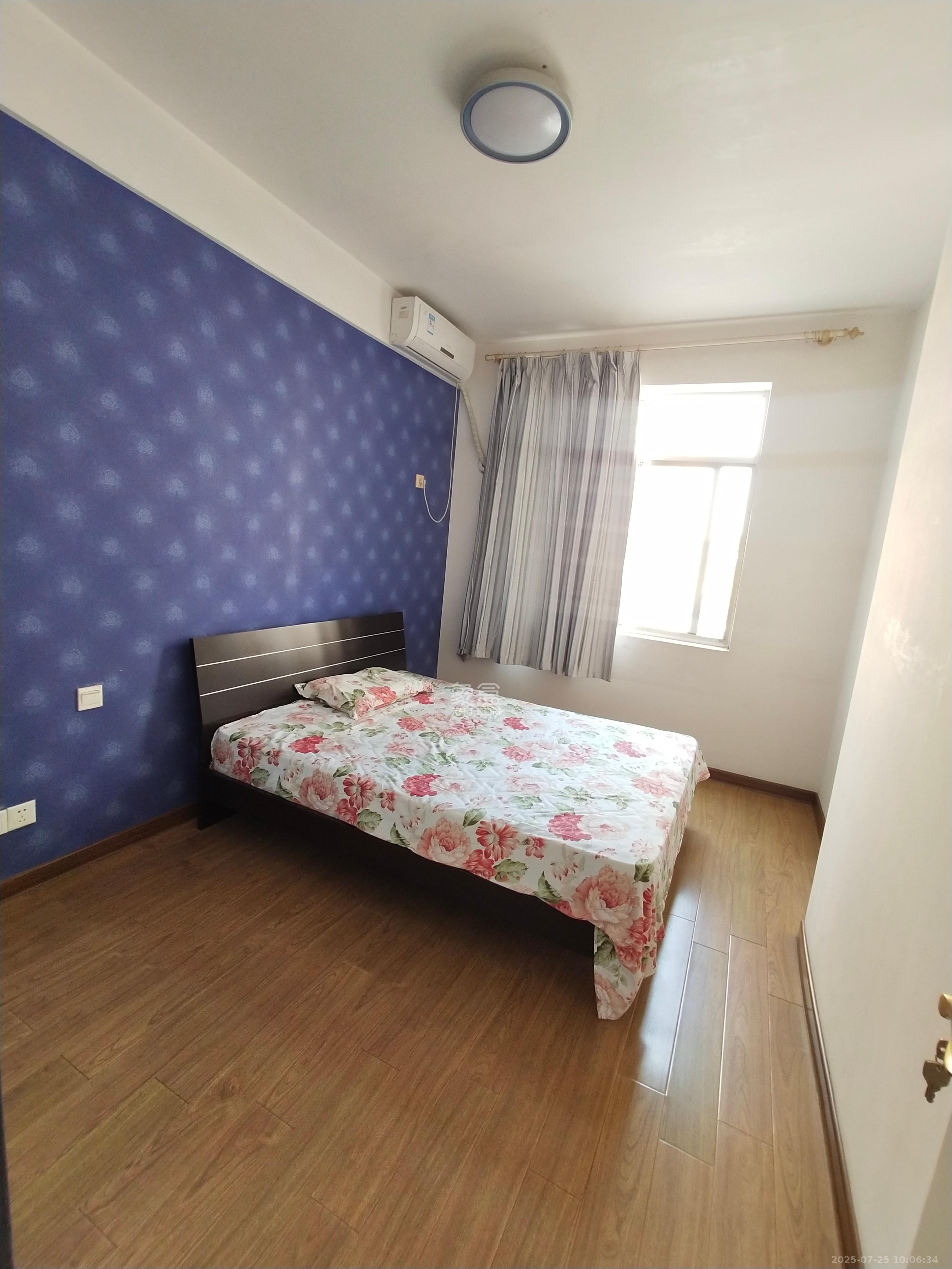 麓谷雅园 3室2厅1卫 2800.0元/月 麓谷雅园 3室2厅1卫 2800.0元/月室内图