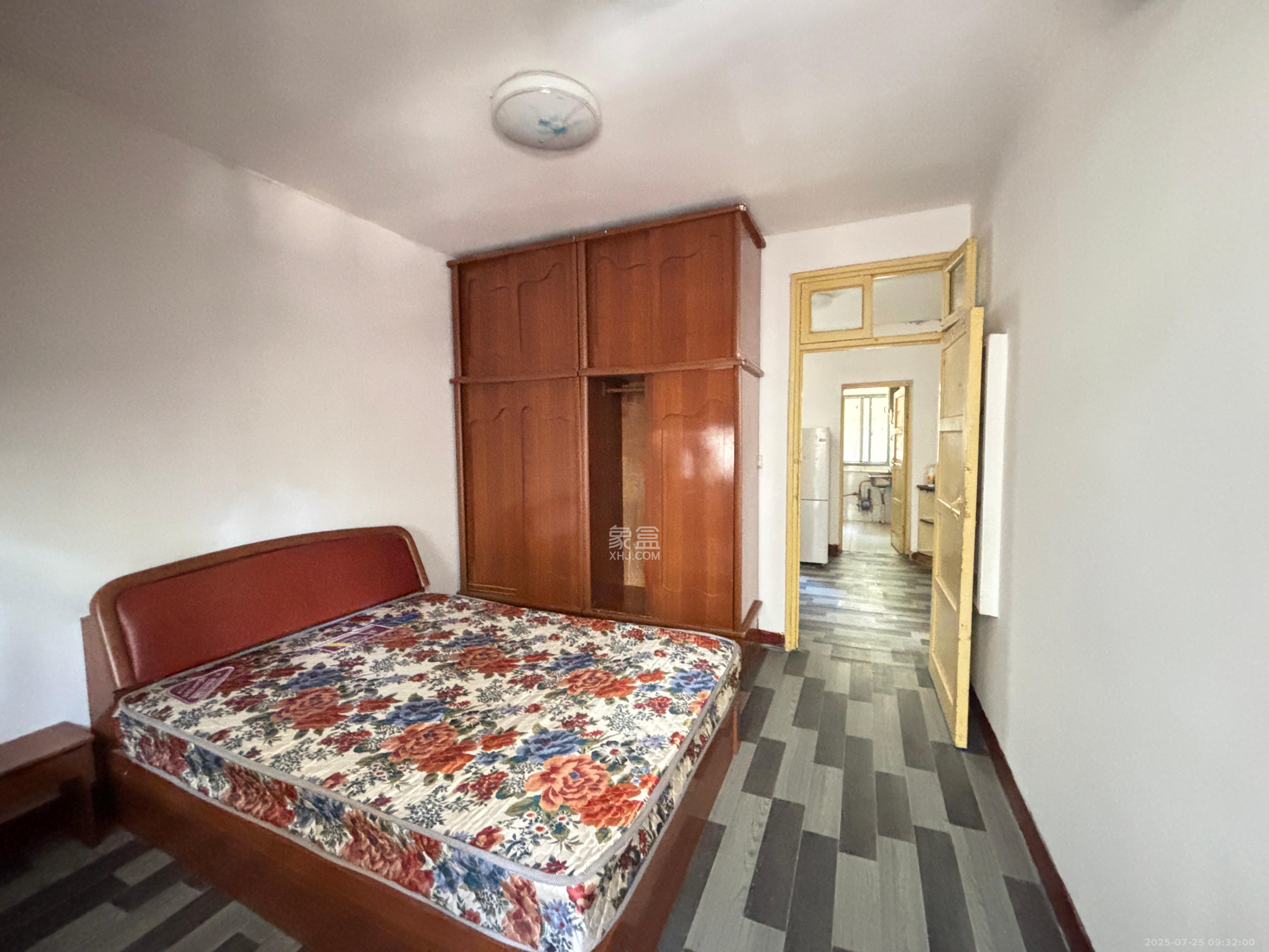 油铺街社区人造板厂宿舍  2室1厅1卫    1800.0元/月 油铺街社区人造板厂宿舍  2室1厅1卫    1800.0元/月室内图