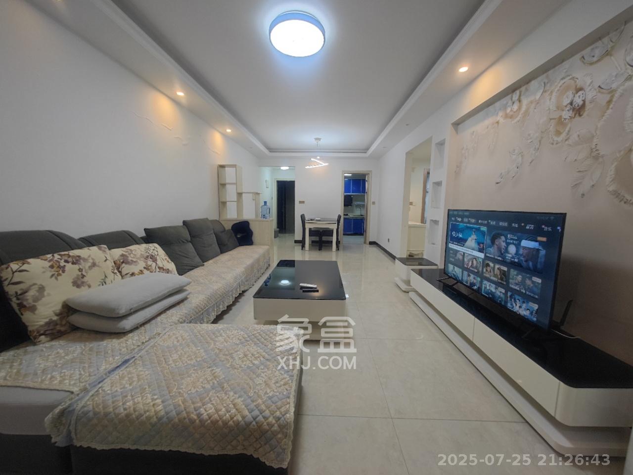 华润凤凰城三期  3室2厅1卫    2300.0元/月室内图1