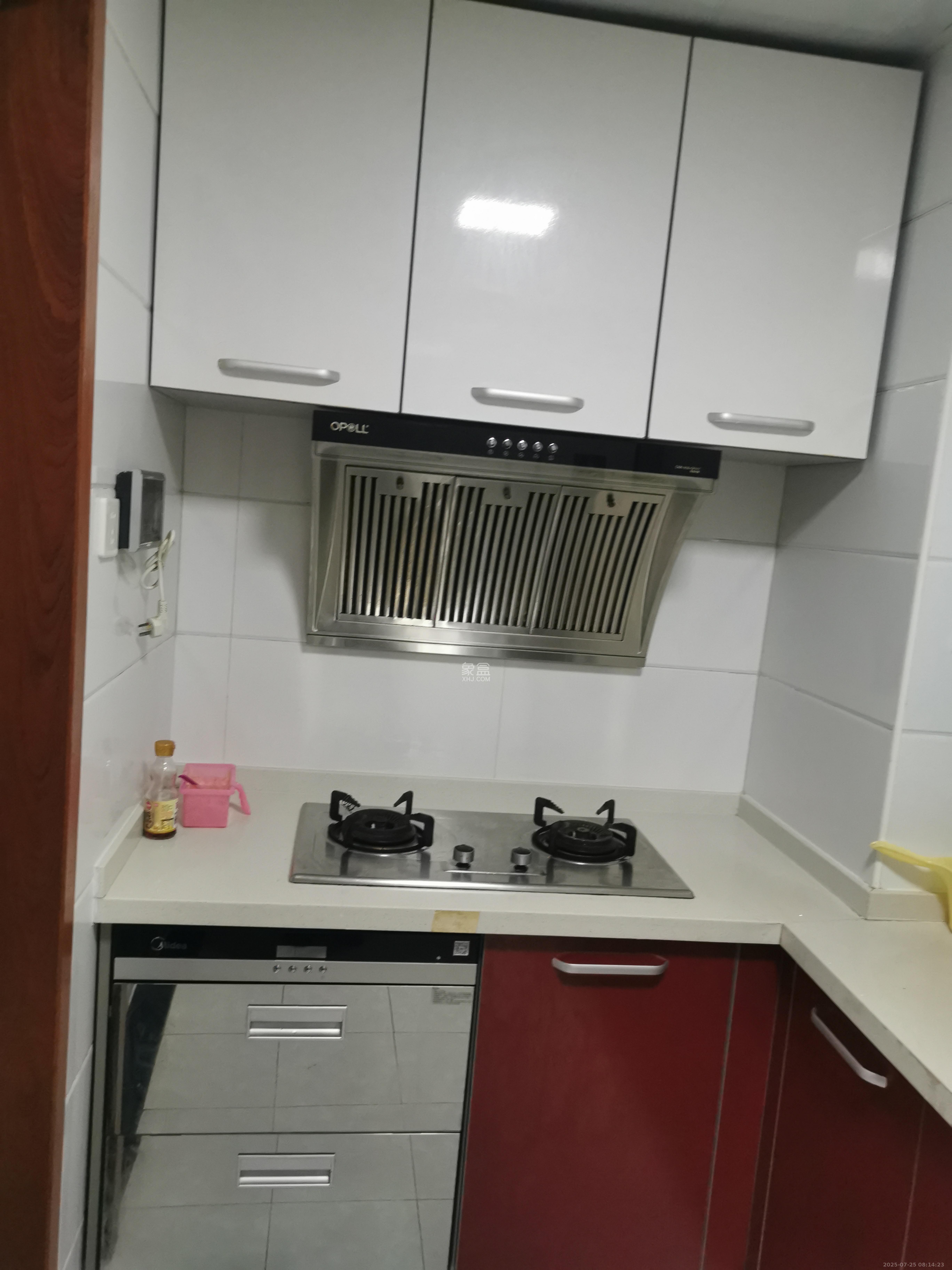 金地三千府(金地湖山樾、金地自在城) 3室2厅2卫 2500.0元/月 金地三千府(金地湖山樾、金地自在城) 3室2厅2卫 2500.0元/月室内图