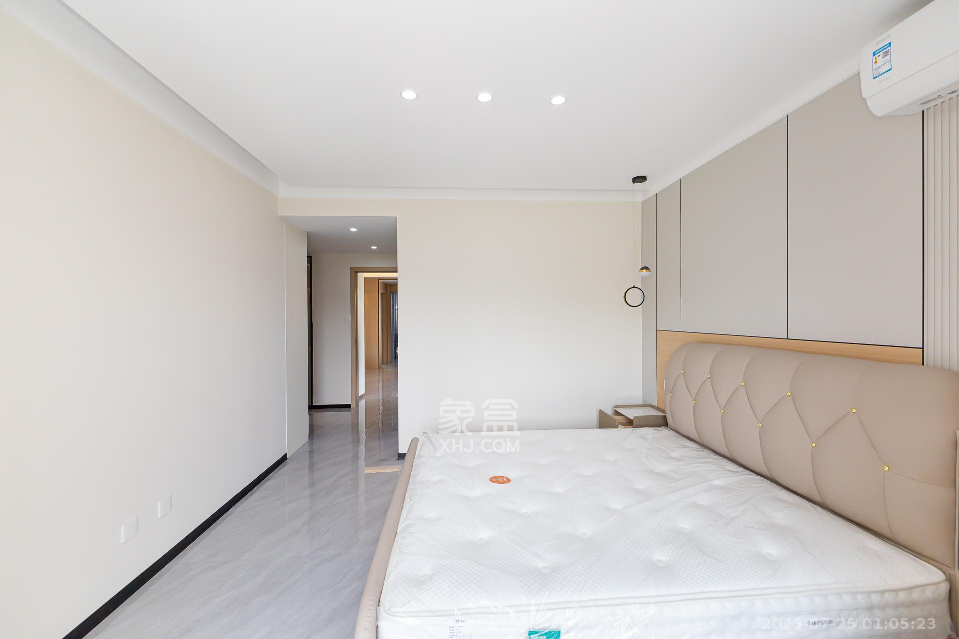 龙湖璟宸原著（龙湖紫宸）  4室2厅2卫    142.0万卧室