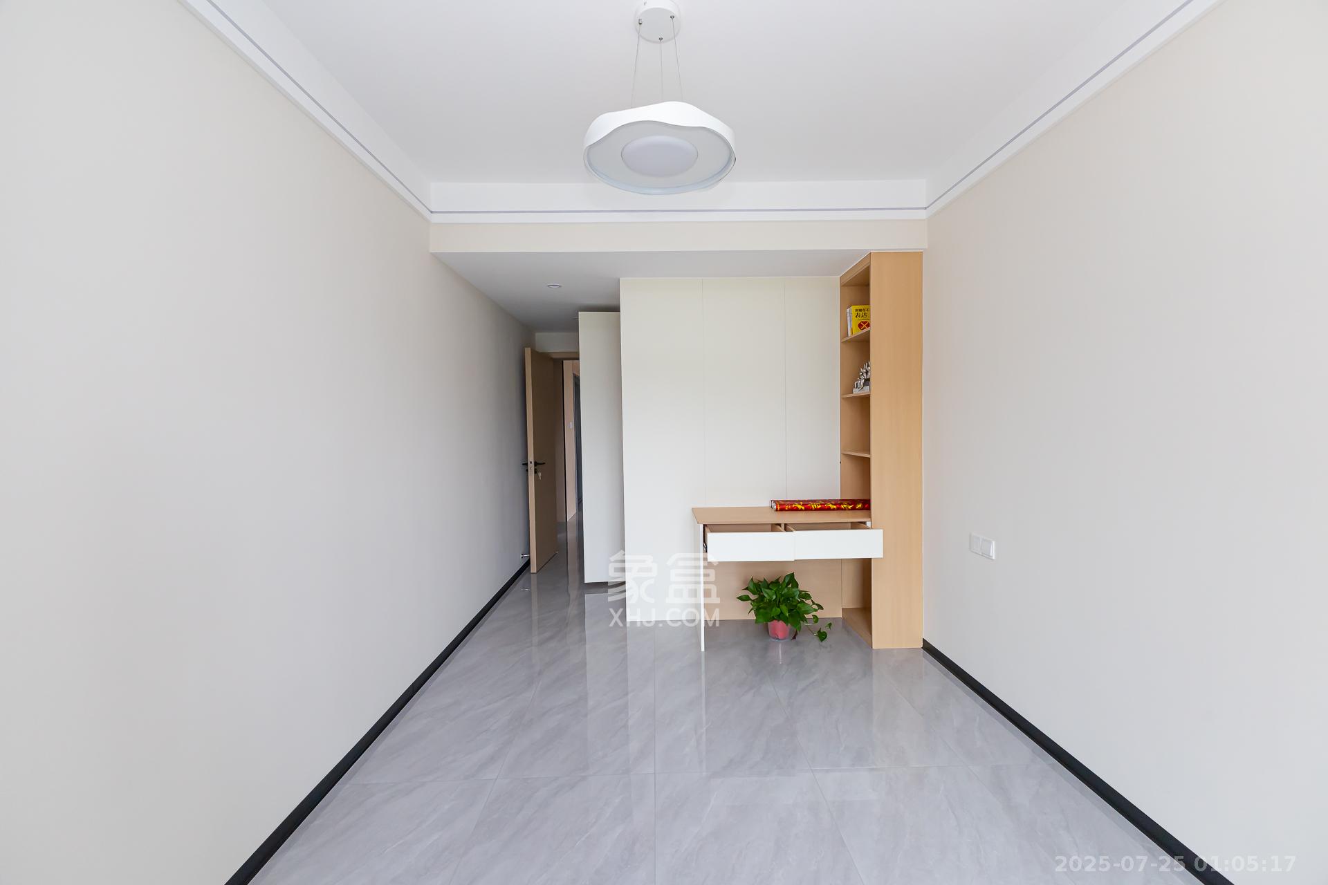 龙湖璟宸原著(龙湖紫宸) 4室2厅2卫 142.0万 龙湖璟宸原著(龙湖紫宸) 4室2厅2卫 142.0万卧室