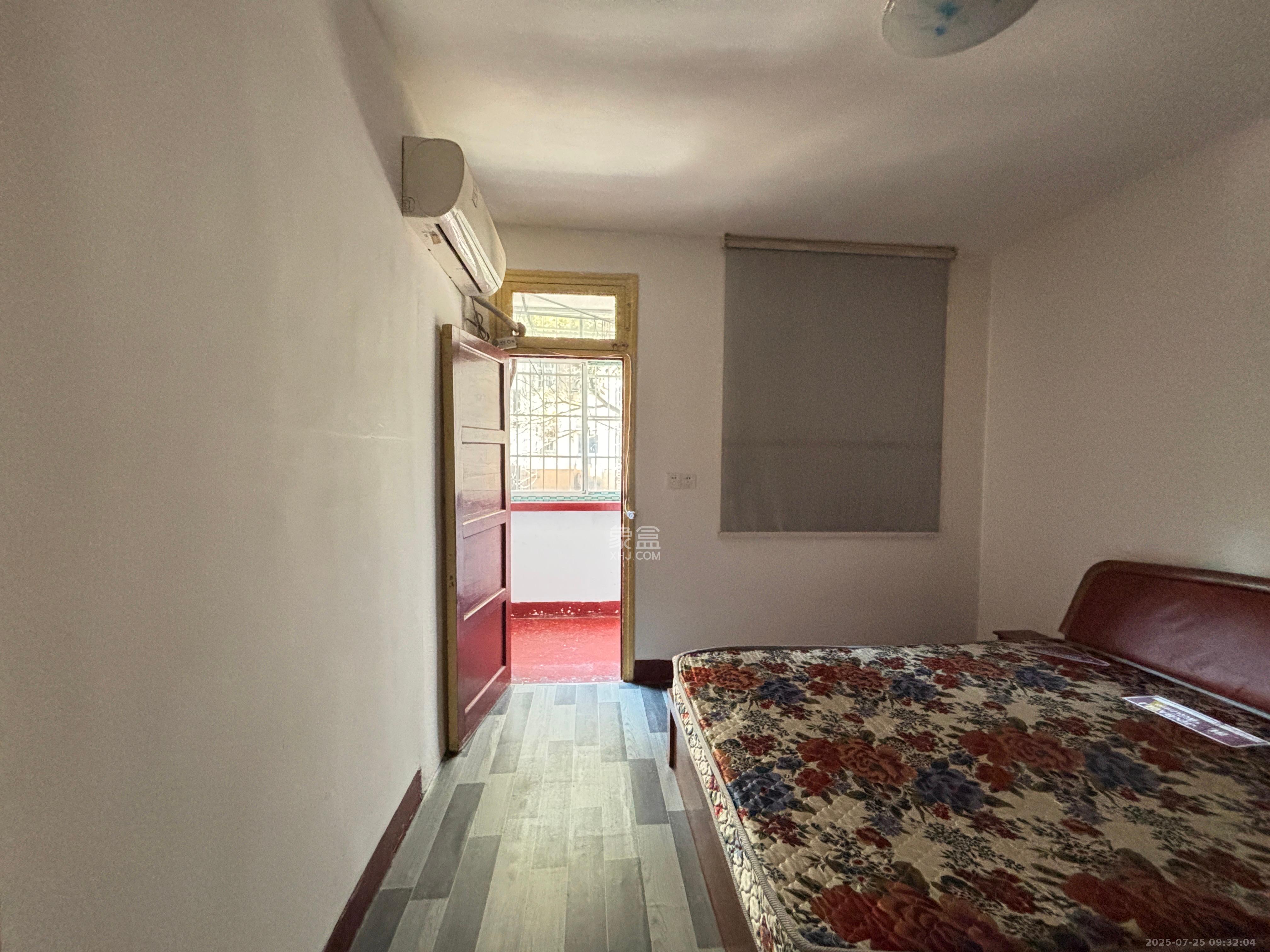 油铺街社区人造板厂宿舍  2室1厅1卫    1800.0元/月 油铺街社区人造板厂宿舍  2室1厅1卫    1800.0元/月室内图