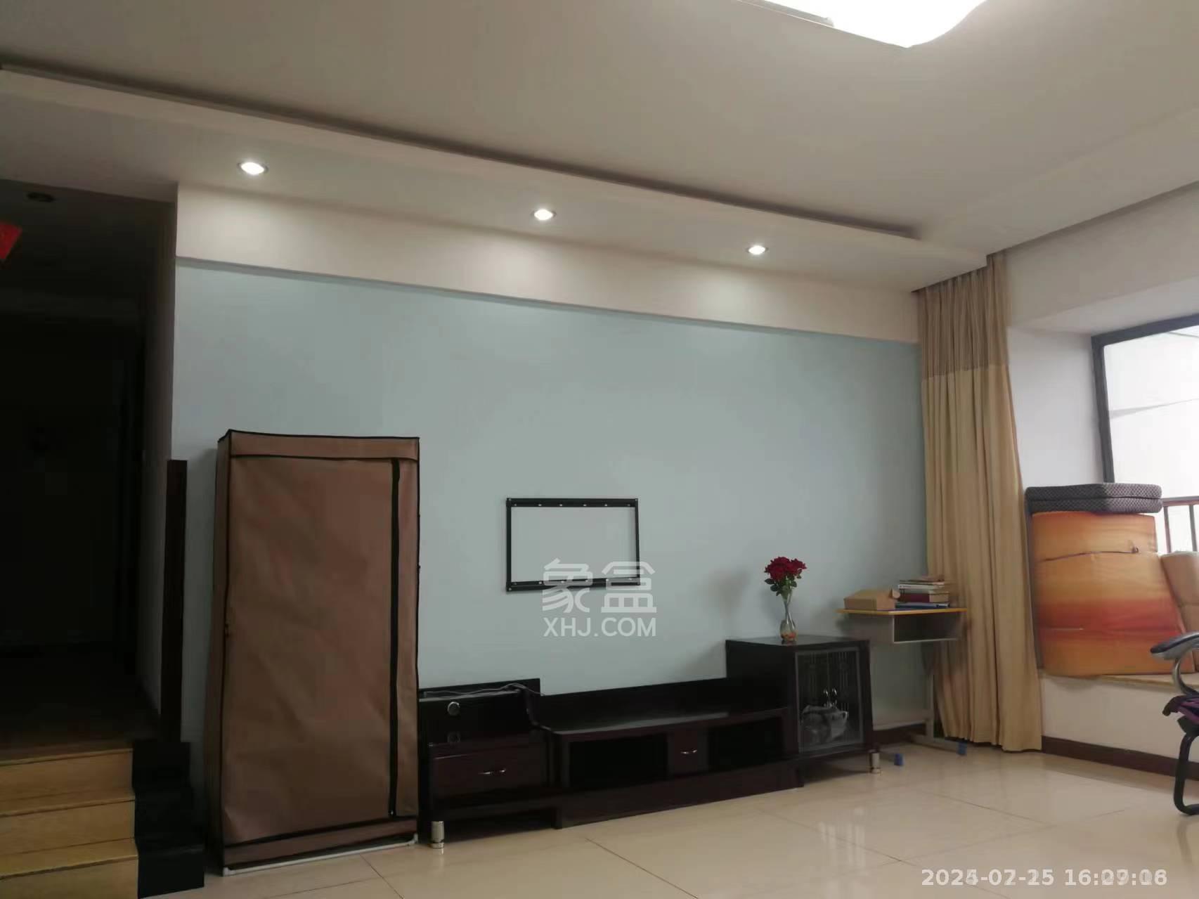 湘银二期世纪花园 4室2厅2卫 1500.0元/月 湘银二期世纪花园 4室2厅2卫 1500.0元/月室内图