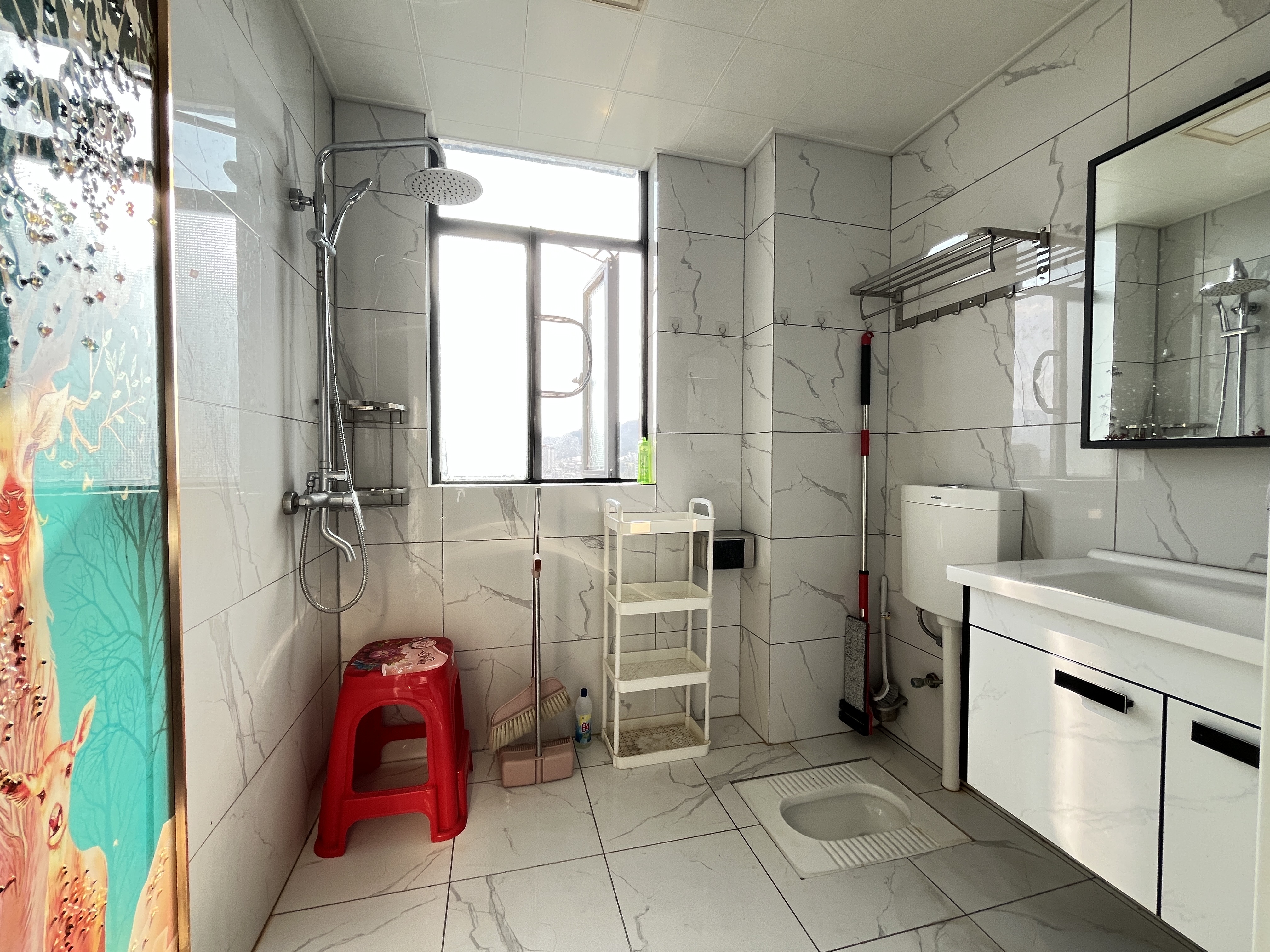 天成国际 3室2厅1卫 2100.0元/月 天成国际 3室2厅1卫 2100.0元/月室内图