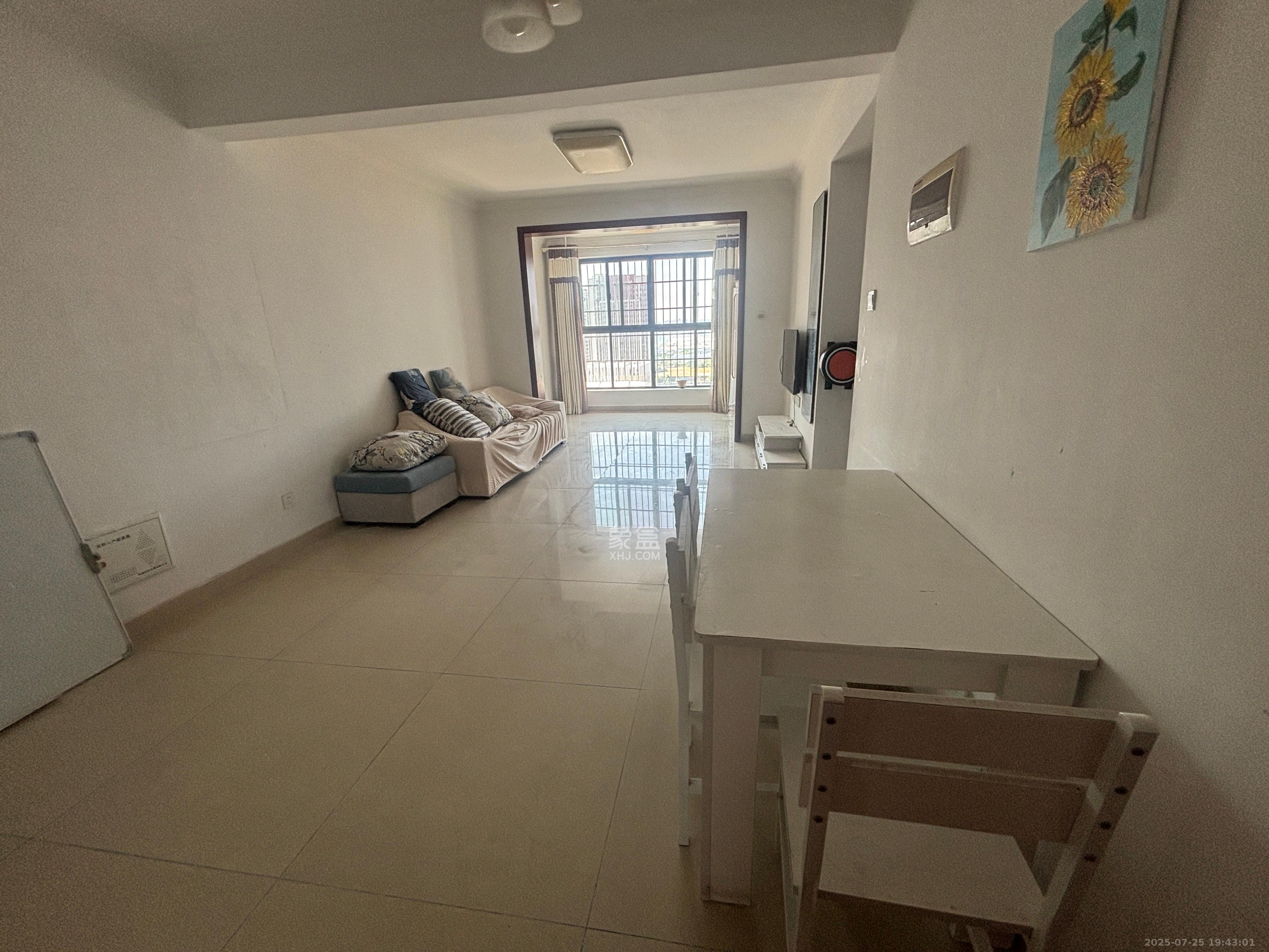 湘楚华庭 2室2厅1卫 2200.0元/月 湘楚华庭 2室2厅1卫 2200.0元/月室内图