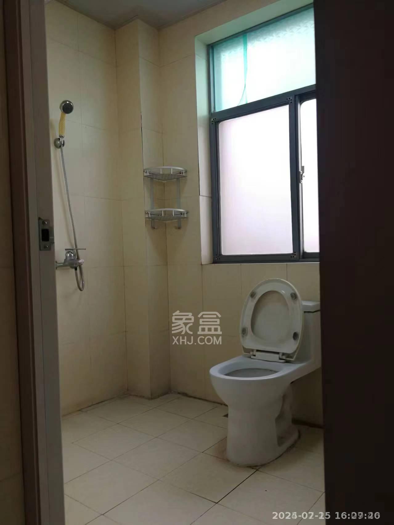 湘银二期世纪花园 4室2厅2卫 1500.0元/月 湘银二期世纪花园 4室2厅2卫 1500.0元/月室内图