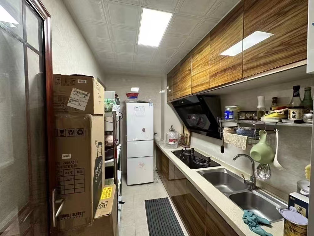 流金岁月-华晨国际  1室1厅1卫    46.0万室内图