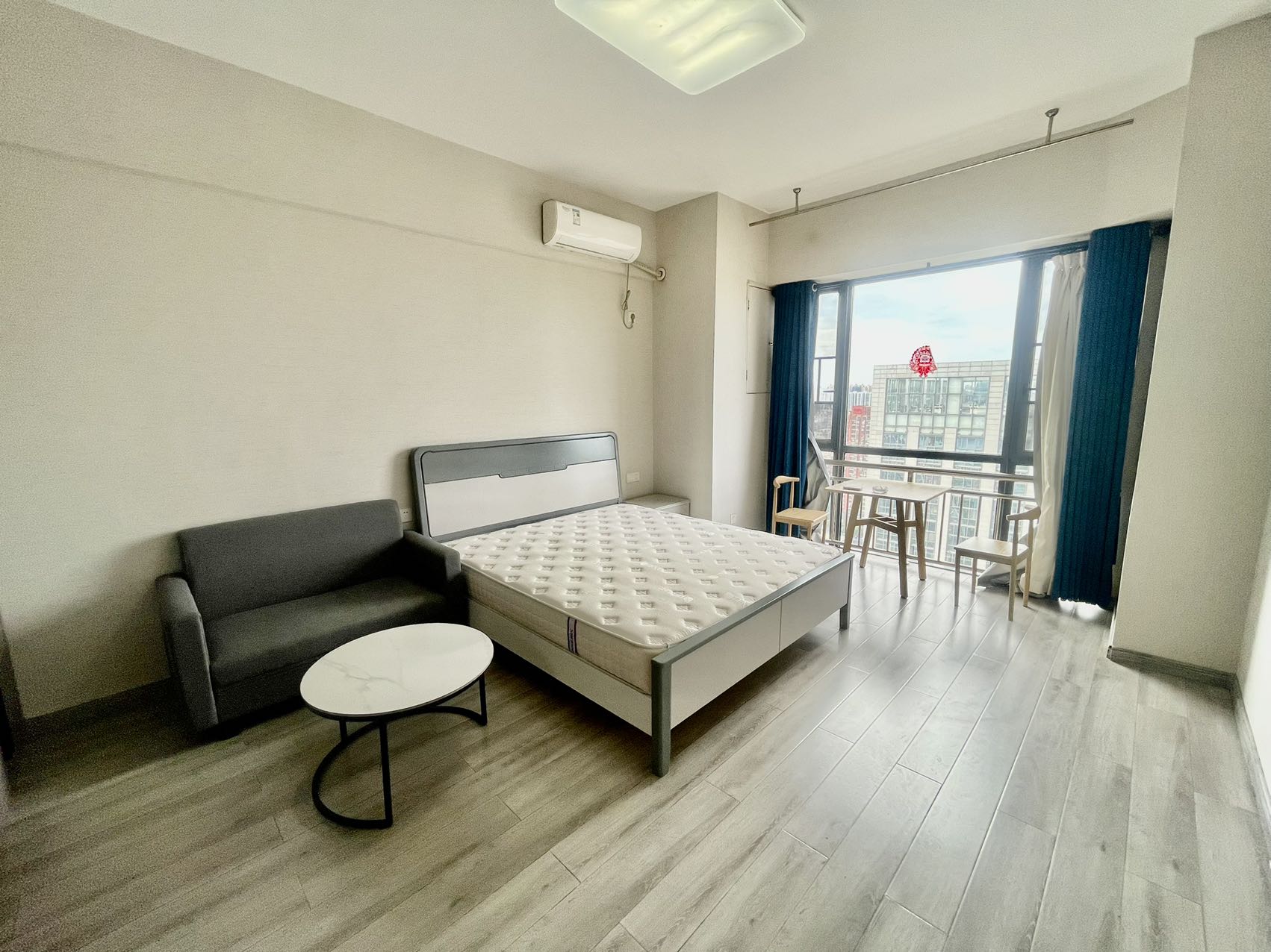 朗廷览江  1室1厅1卫    27.0万 朗廷览江  1室1厅1卫    27.0万