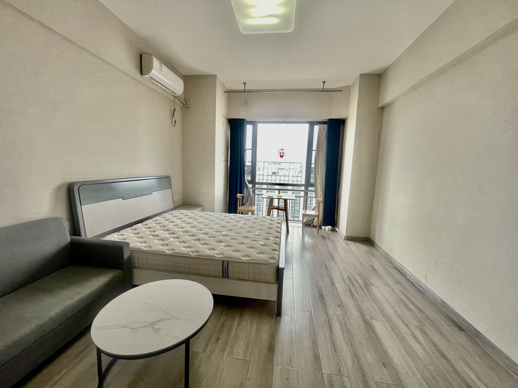 朗廷览江  1室1厅1卫    27.0万 朗廷览江  1室1厅1卫    27.0万室内图