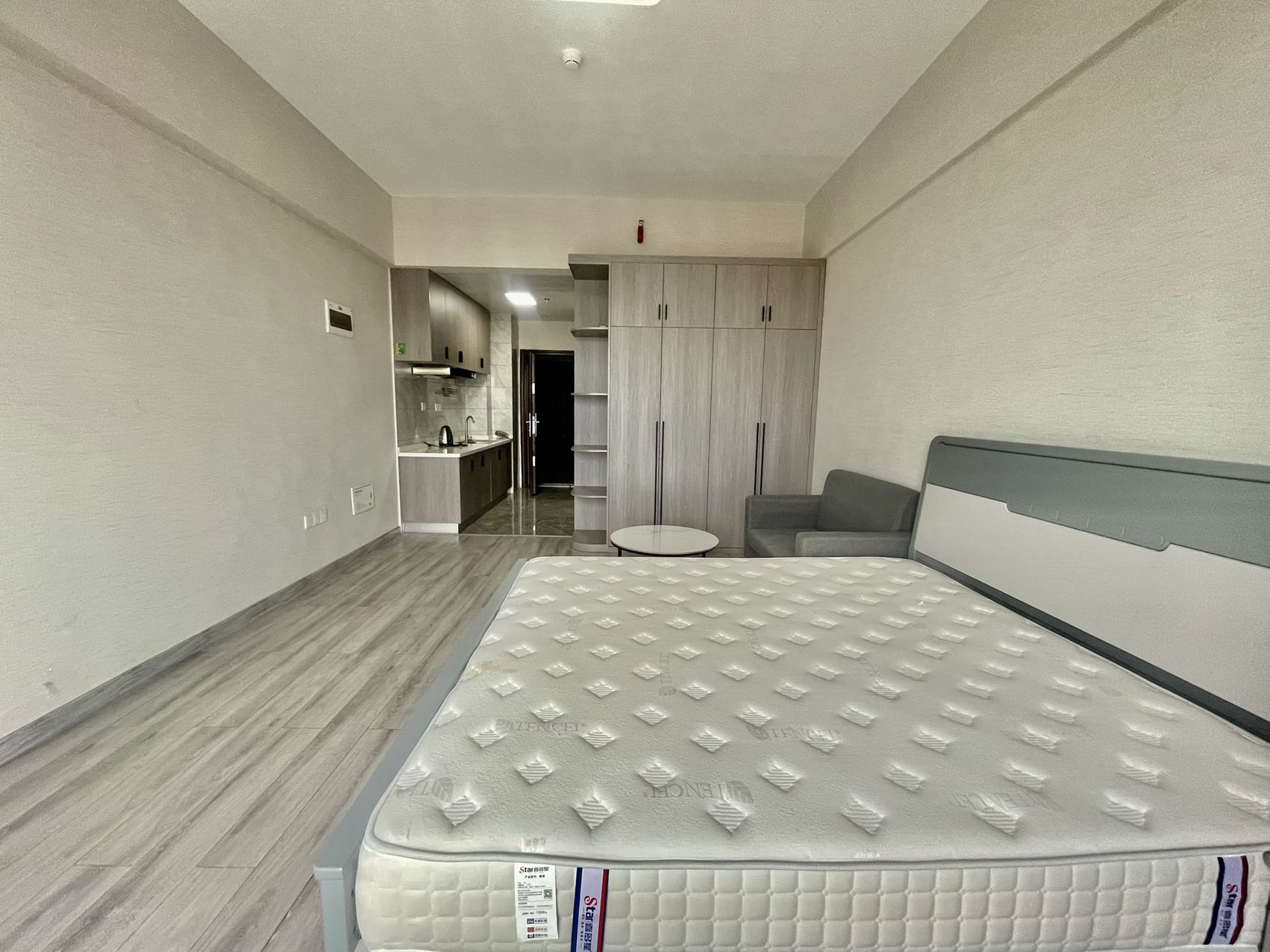 朗廷览江  1室1厅1卫    27.0万 朗廷览江  1室1厅1卫    27.0万室内图