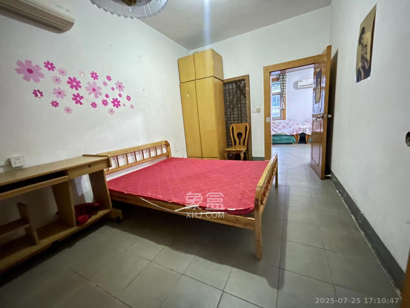 化油器厂宿舍  2室1厅1卫    1800.0元/月室内图