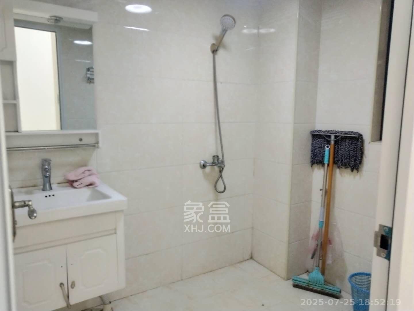 东驿竹园  3室2厅2卫   2500.00元/月室内图