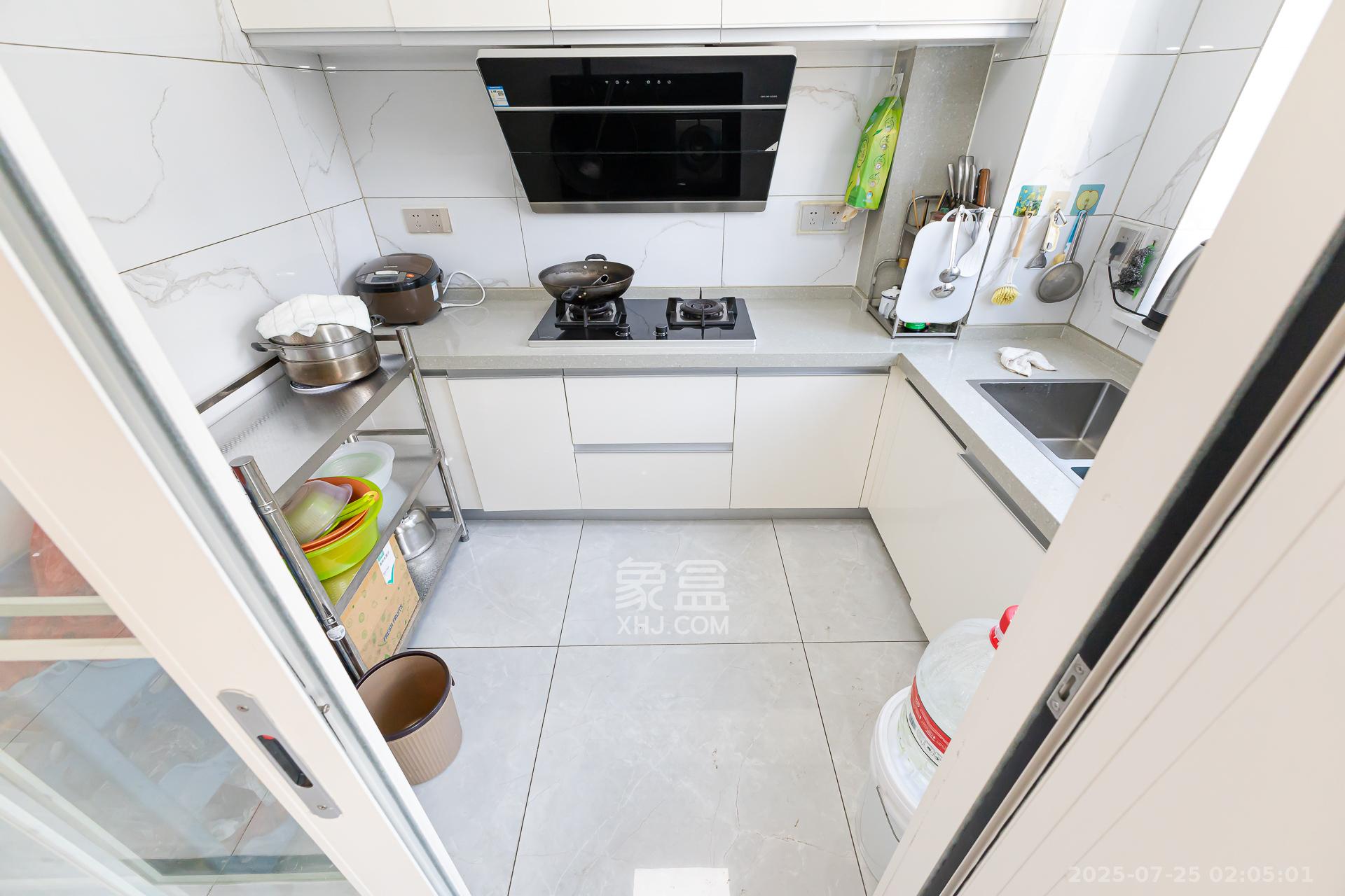 盛腾学林西岸  4室2厅2卫    125.0万 盛腾学林西岸  4室2厅2卫    125.0万厨房