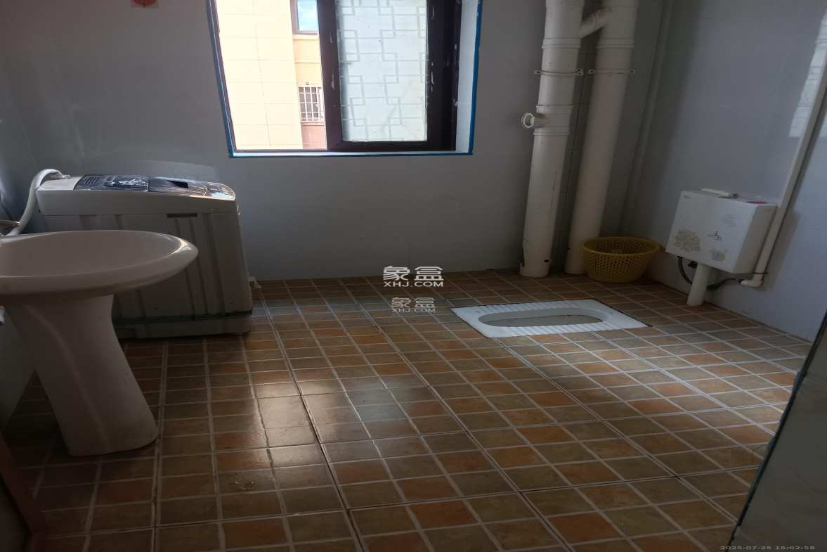 东方美地 7室0厅4卫 750.0元/月 东方美地 7室0厅4卫 750.0元/月室内图