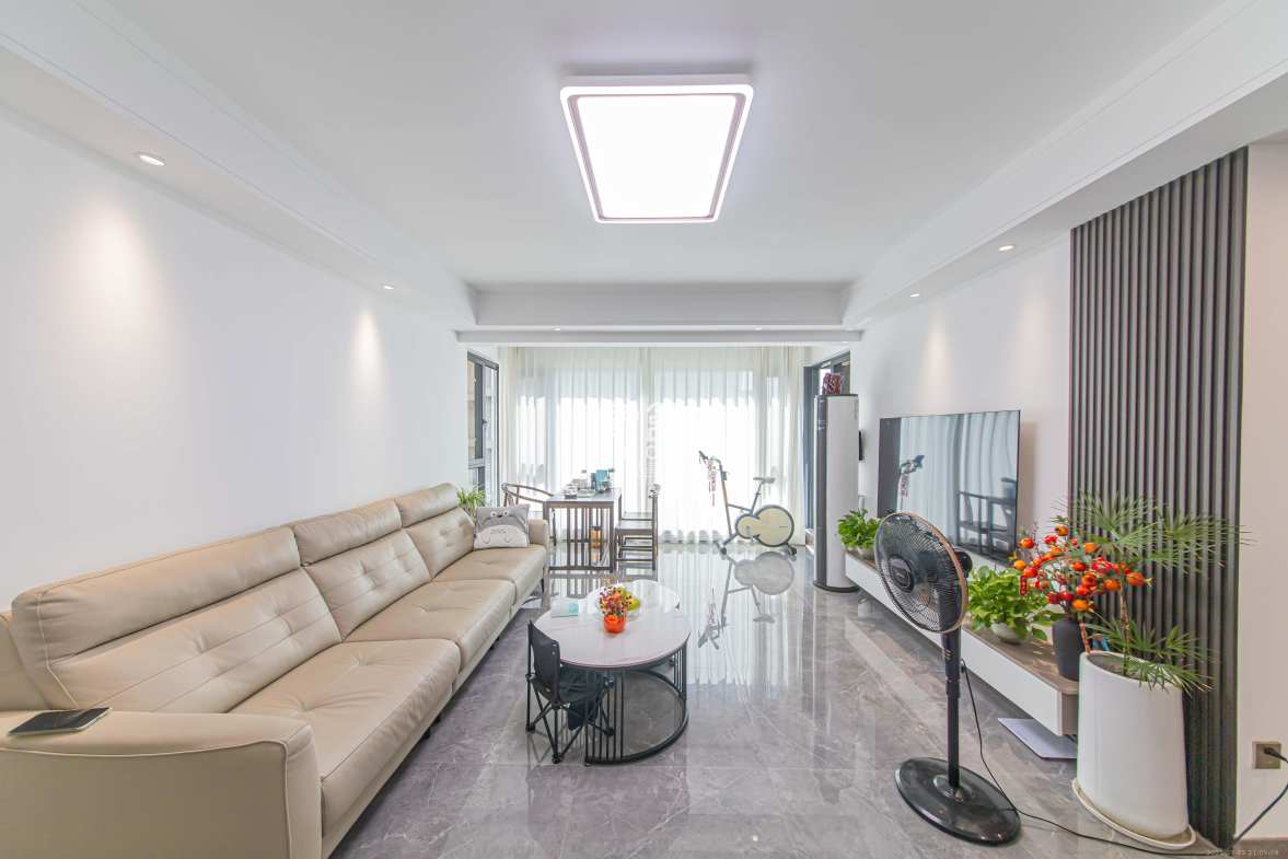 江悦和鸣  3室2厅2卫    195.0万 江悦和鸣  3室2厅2卫    195.0万客厅