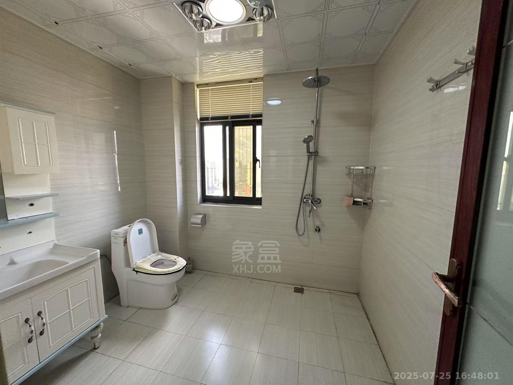 武广国际学苑  3室1厅2卫    2300.0元/月 武广国际学苑  3室1厅2卫    2300.0元/月室内图