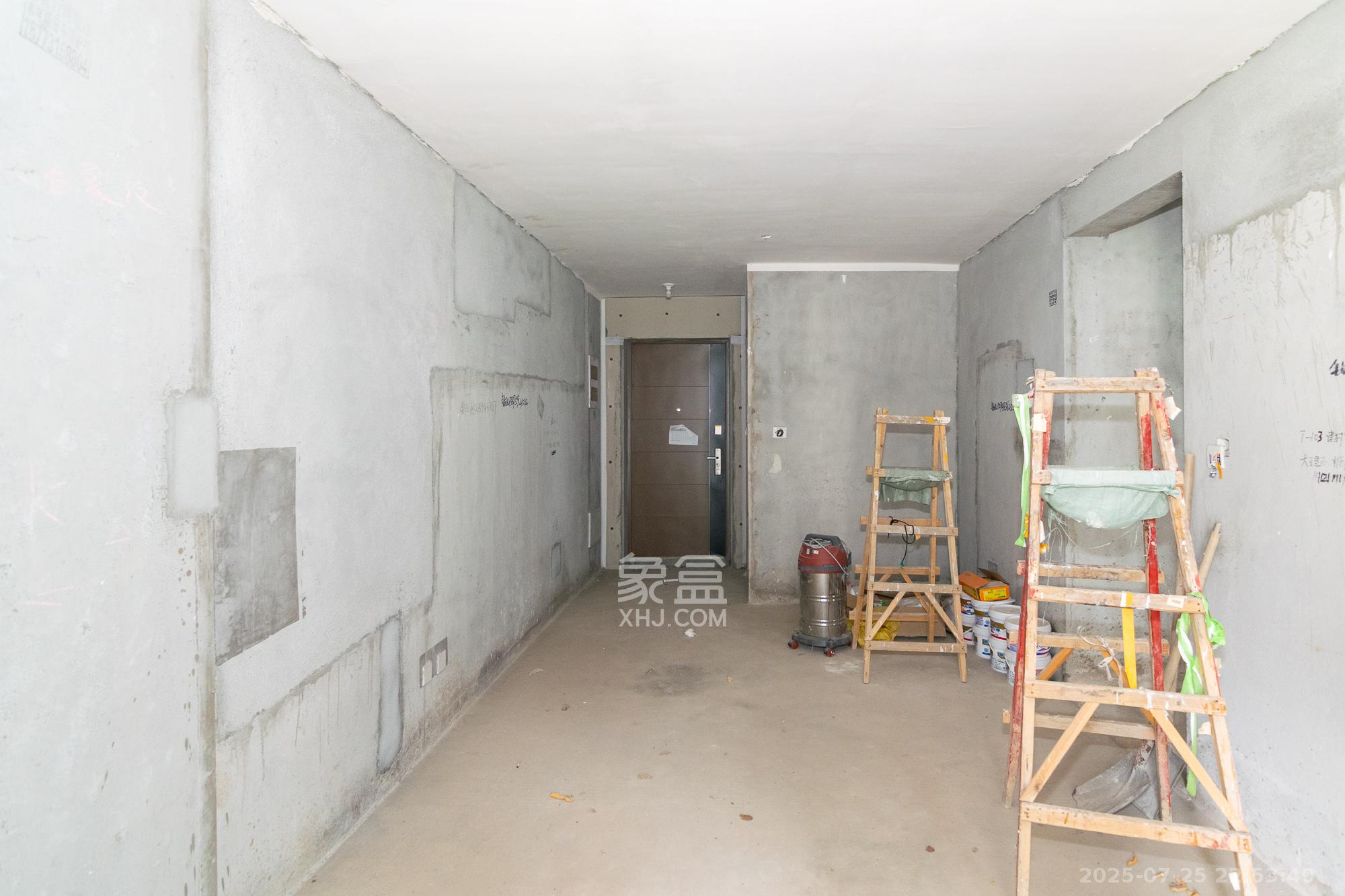 金辉优步学府 3室2厅2卫 65.0万 金辉优步学府 3室2厅2卫 65.0万客厅