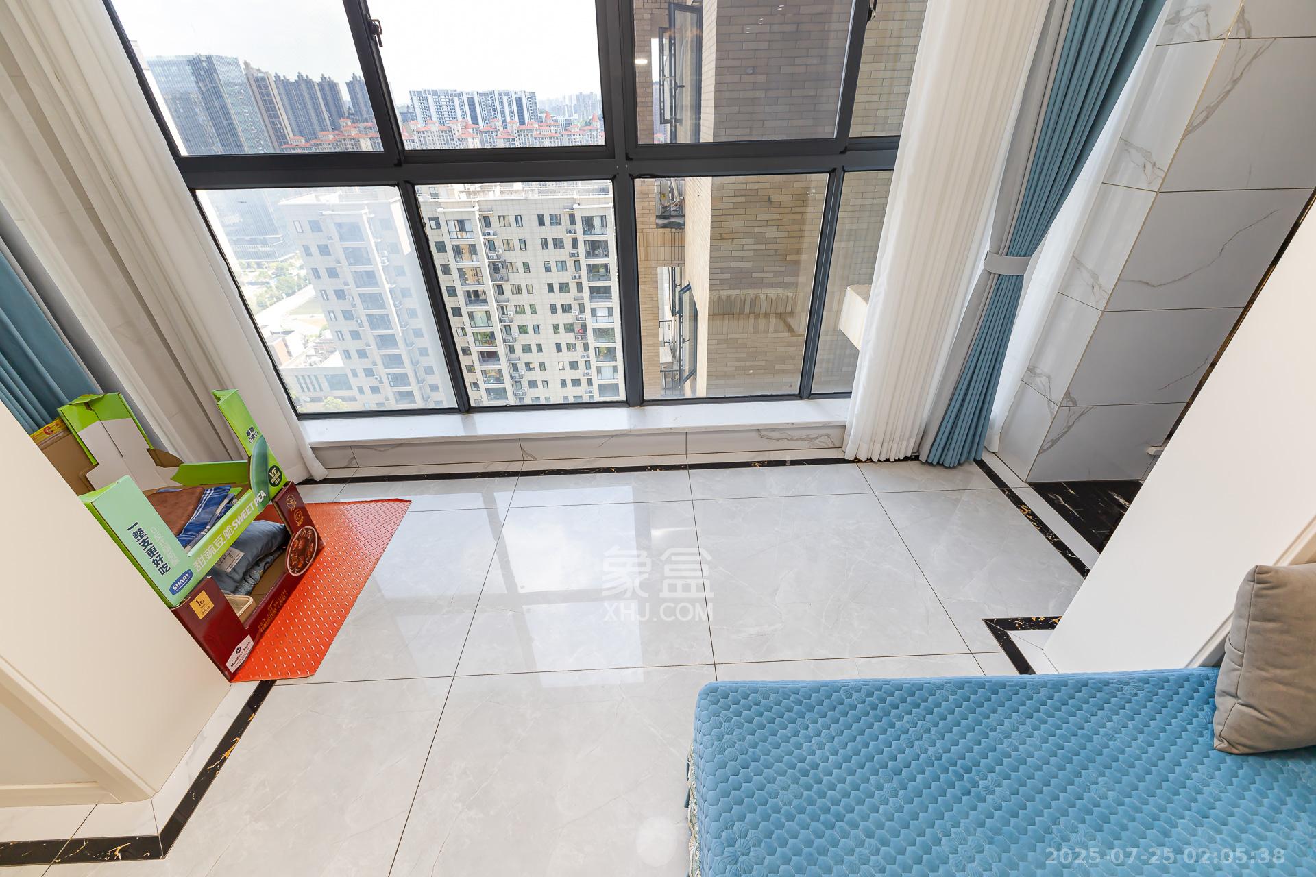 盛腾学林西岸  4室2厅2卫    125.0万 盛腾学林西岸  4室2厅2卫    125.0万阳台