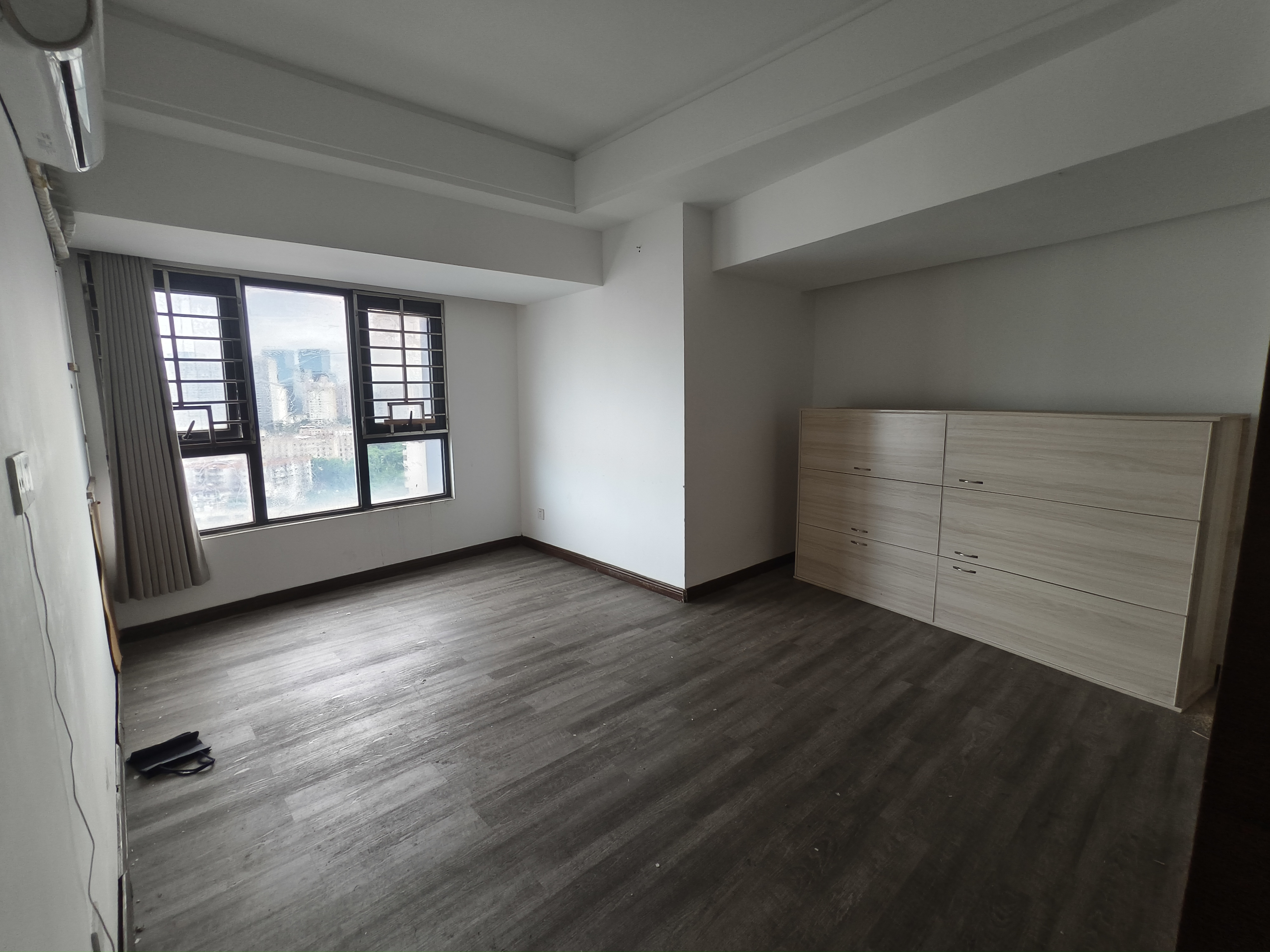 望海国际广场 1室1厅2卫 3200.0元/月 望海国际广场 1室1厅2卫 3200.0元/月室内图