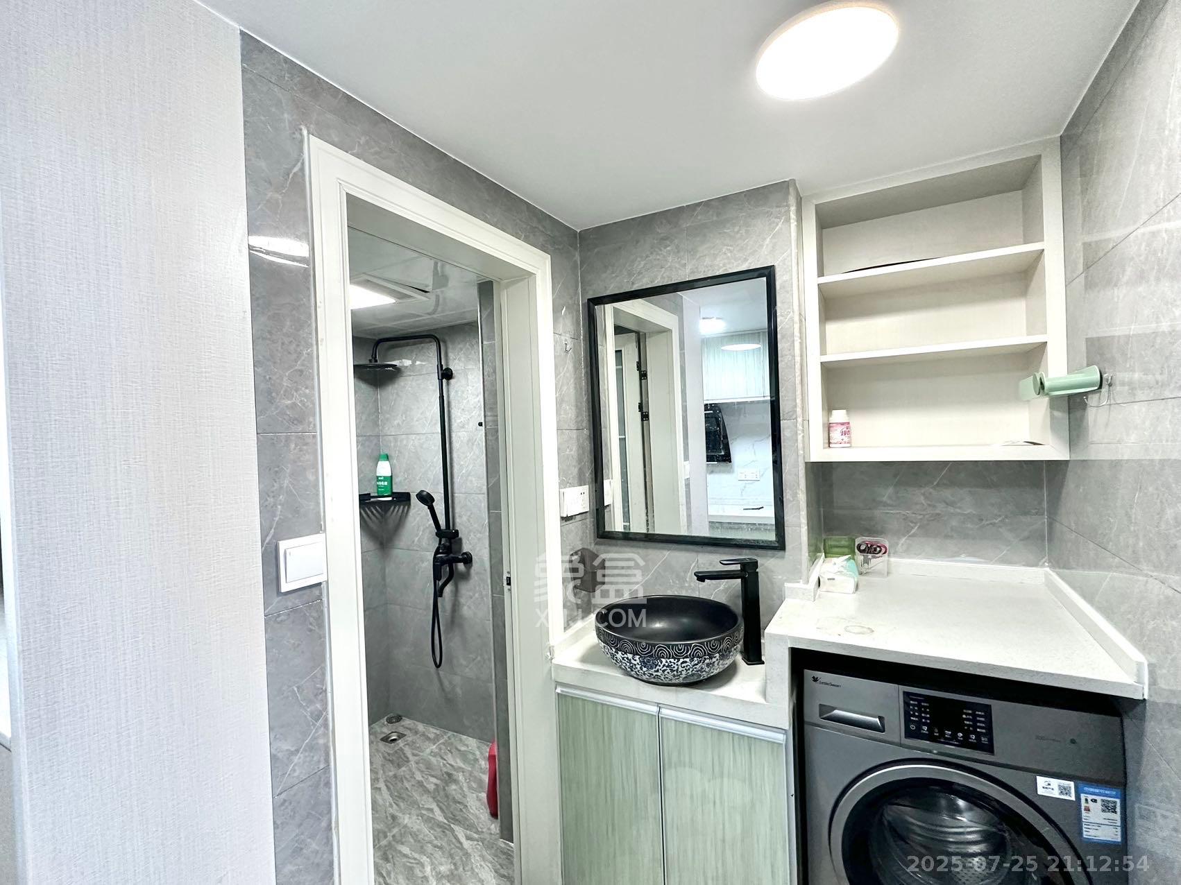 裕天国际商汇中心 1室0厅0卫 2200.0元/月 裕天国际商汇中心 1室0厅0卫 2200.0元/月室内图