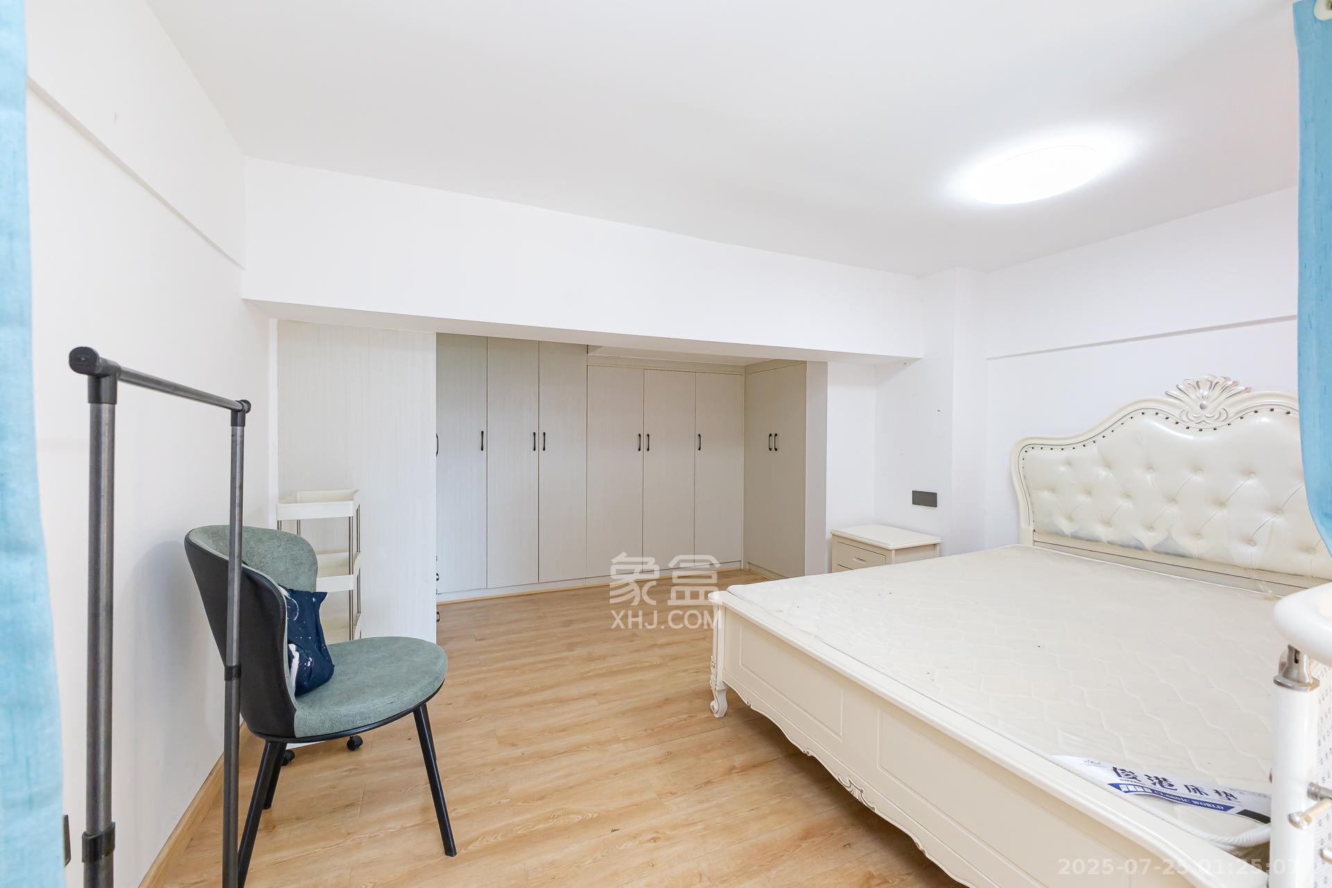 润和滨江府 2室2厅1卫 32.0万 润和滨江府 2室2厅1卫 32.0万卧室