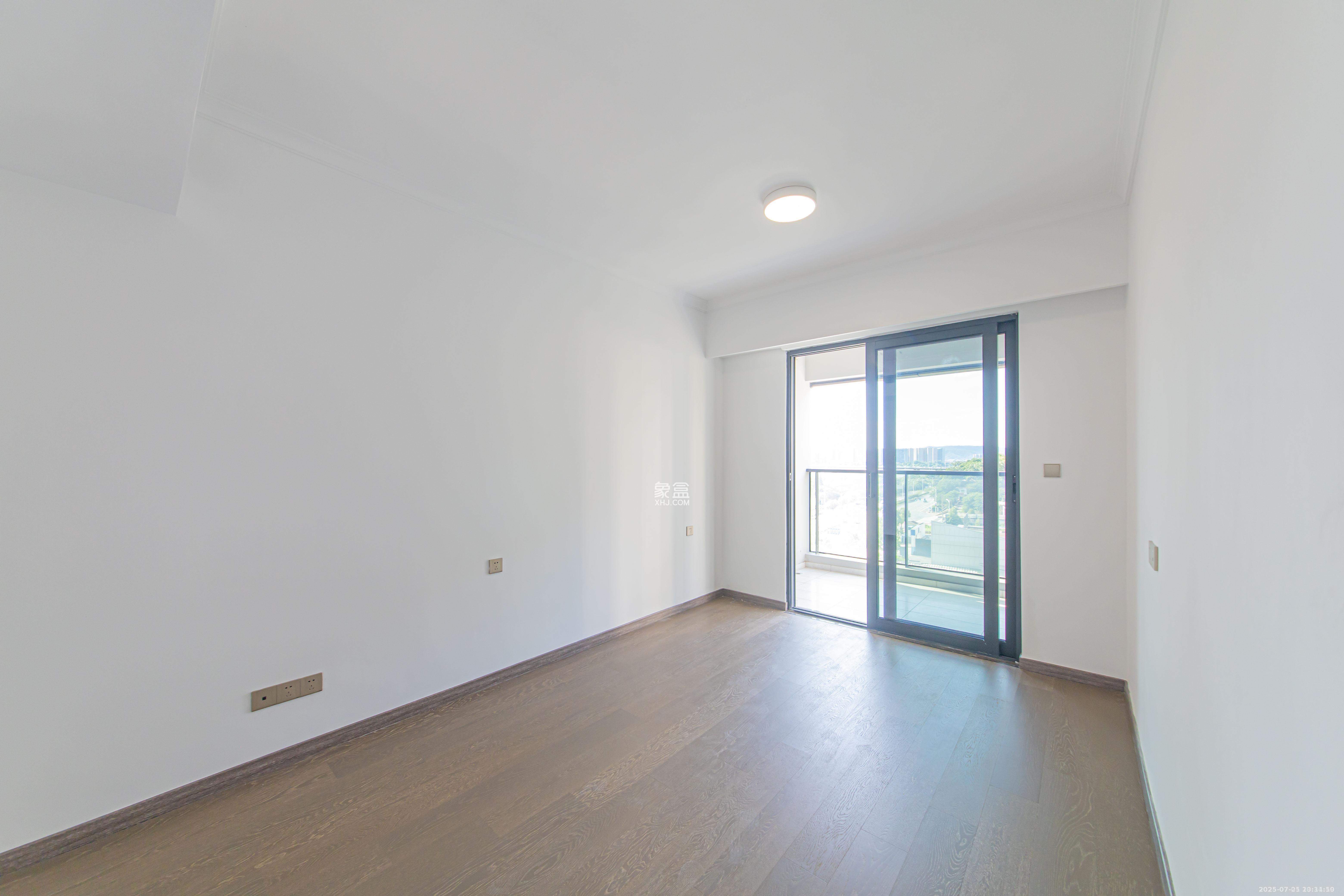 江悦和鸣  4室2厅2卫    6800.0元/月 江悦和鸣  4室2厅2卫    6800.0元/月室内图