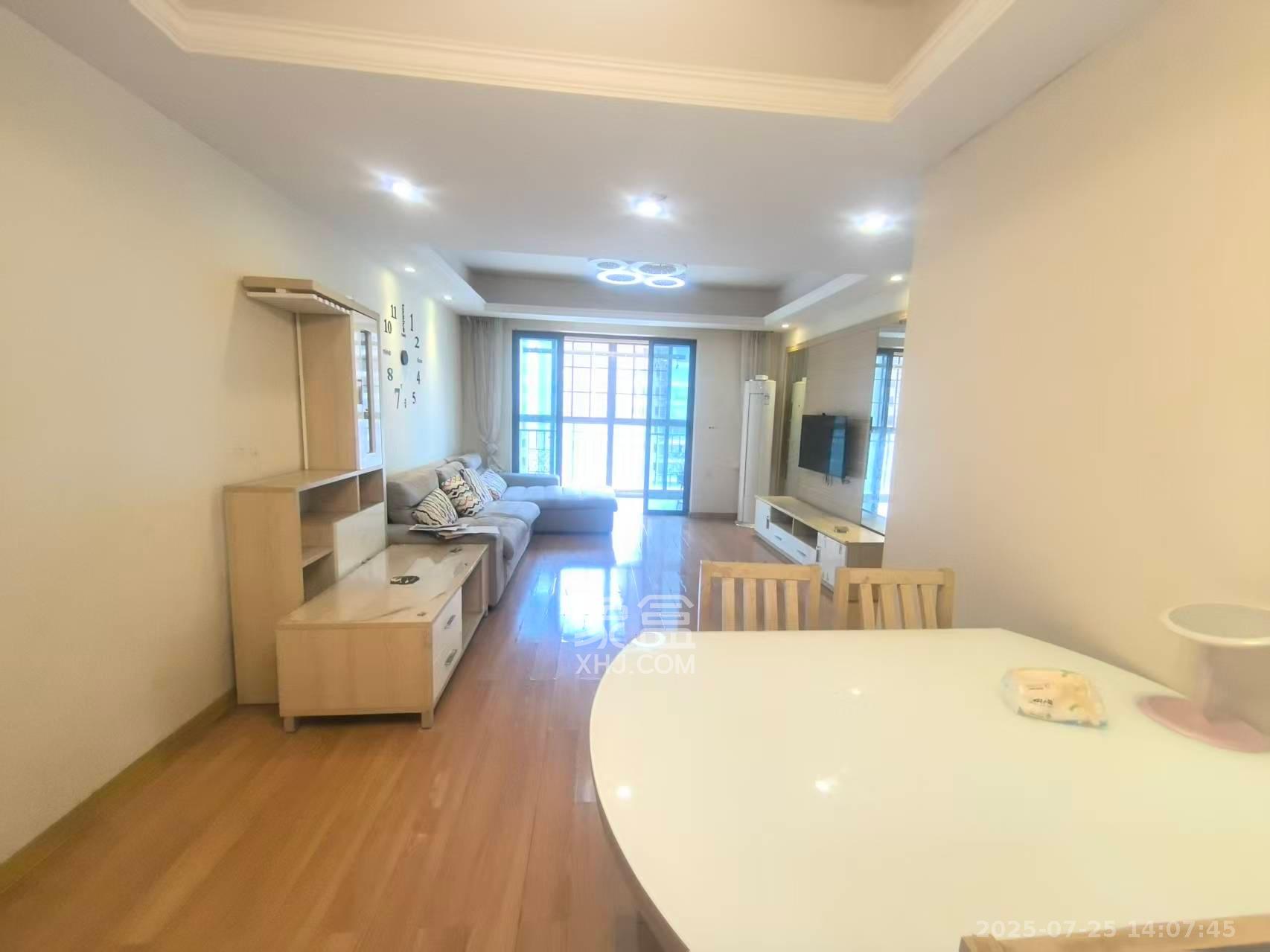 江山帝景哈佛  3室2厅1卫    2000.0元/月 江山帝景哈佛  3室2厅1卫    2000.0元/月室内图