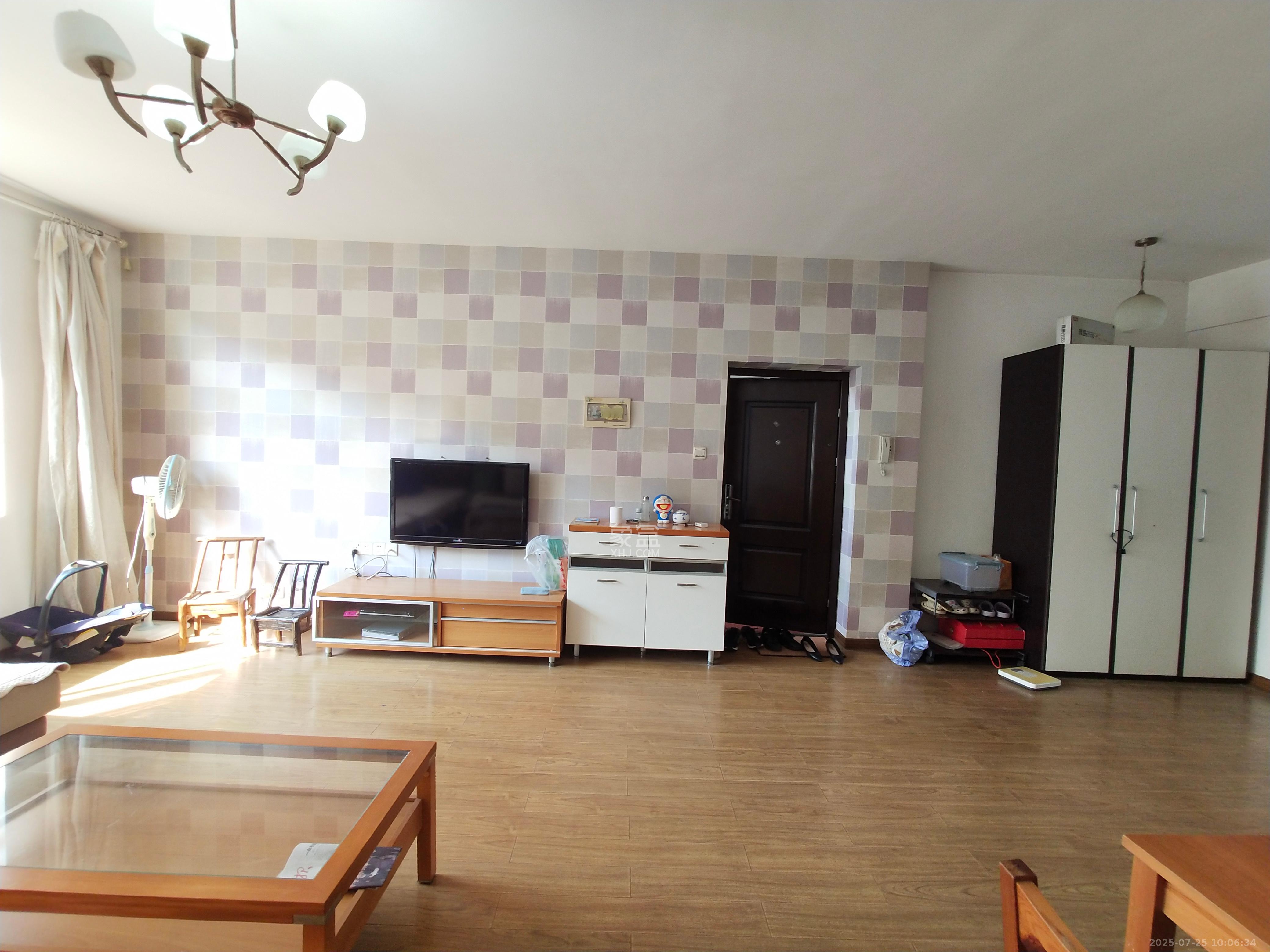 麓谷雅园 3室2厅1卫 2800.0元/月 麓谷雅园 3室2厅1卫 2800.0元/月室内图