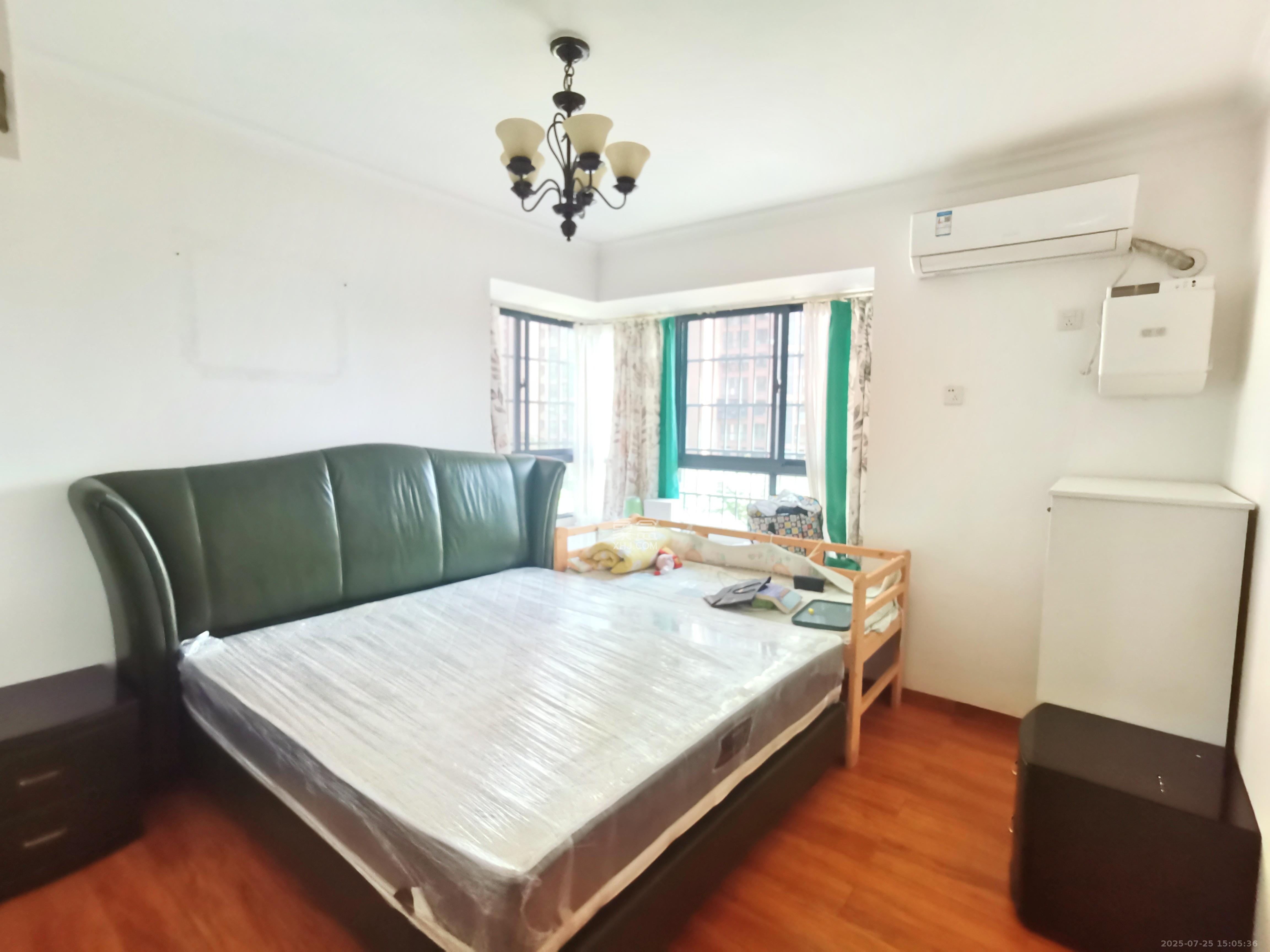 丰源国际  3室2厅2卫    1900.0元/月室内图