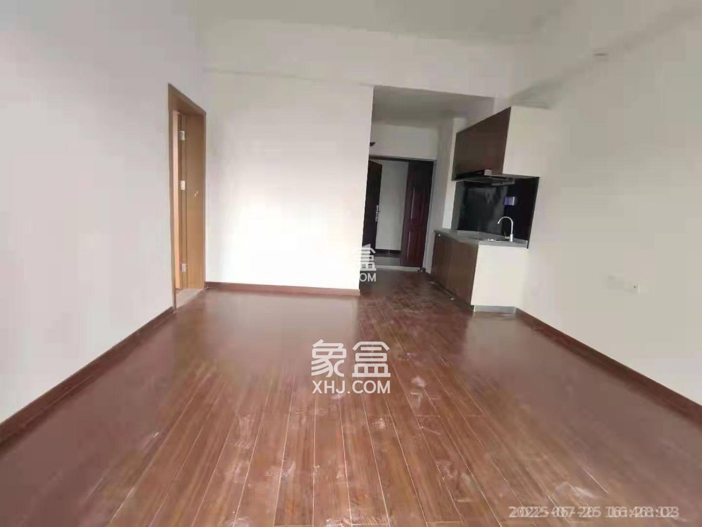 荣泰广场  2室1厅2卫   2000.00元/月室内图