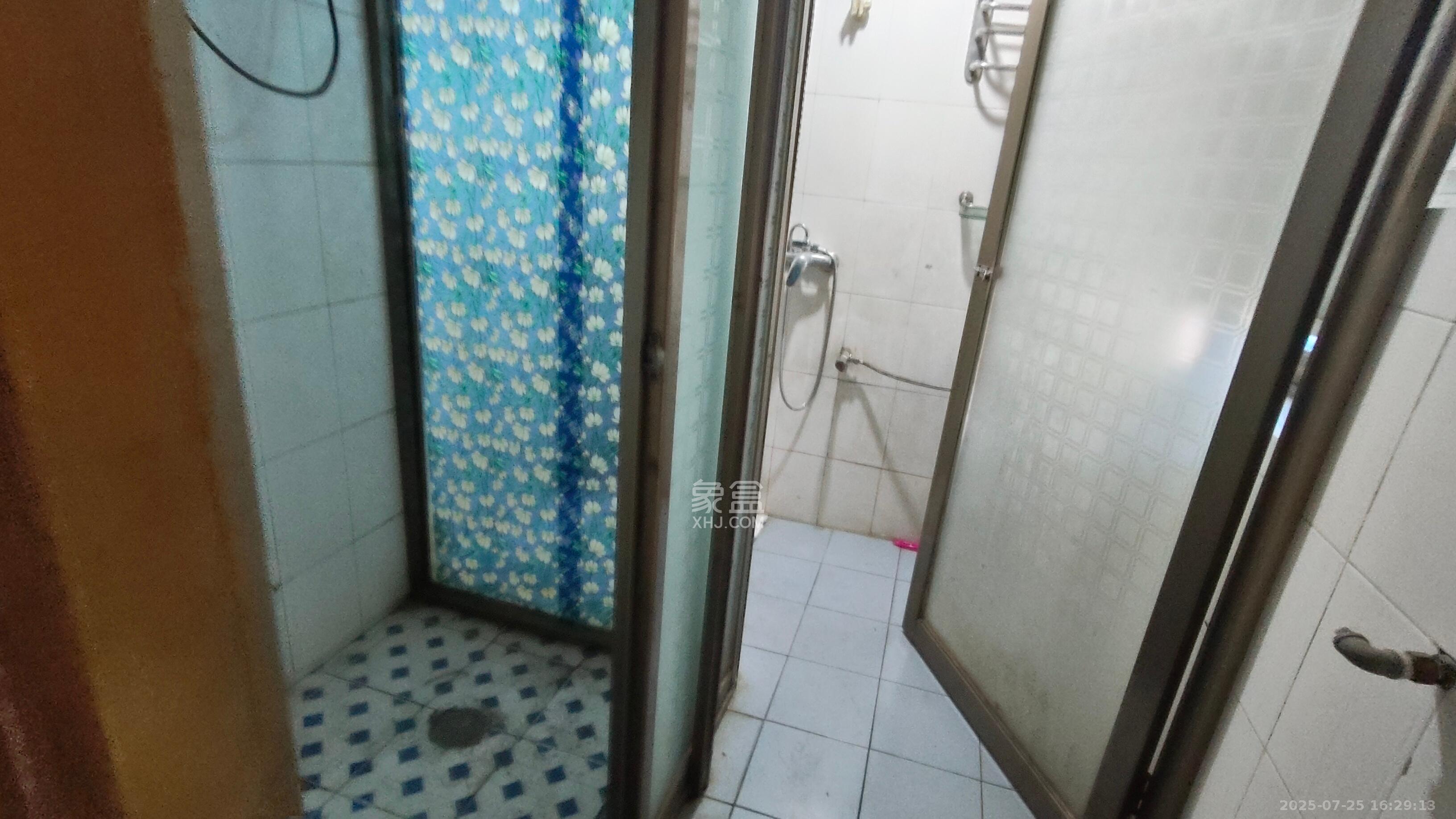 科教新村 2室2厅1卫 2500.0元/月 科教新村 2室2厅1卫 2500.0元/月室内图