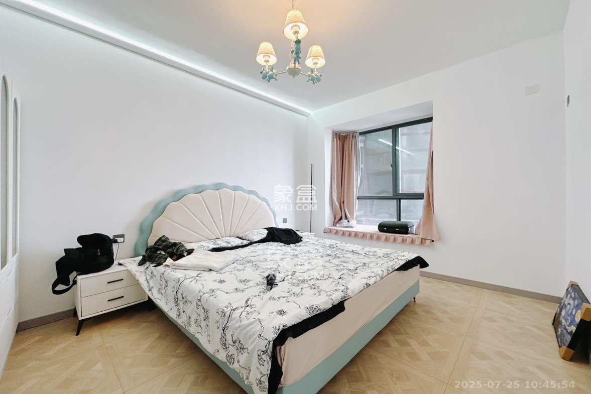 湘江世纪城富湾国际 4室2厅2卫 12000.00元/月 湘江世纪城富湾国际 4室2厅2卫 12000.00元/月室内图