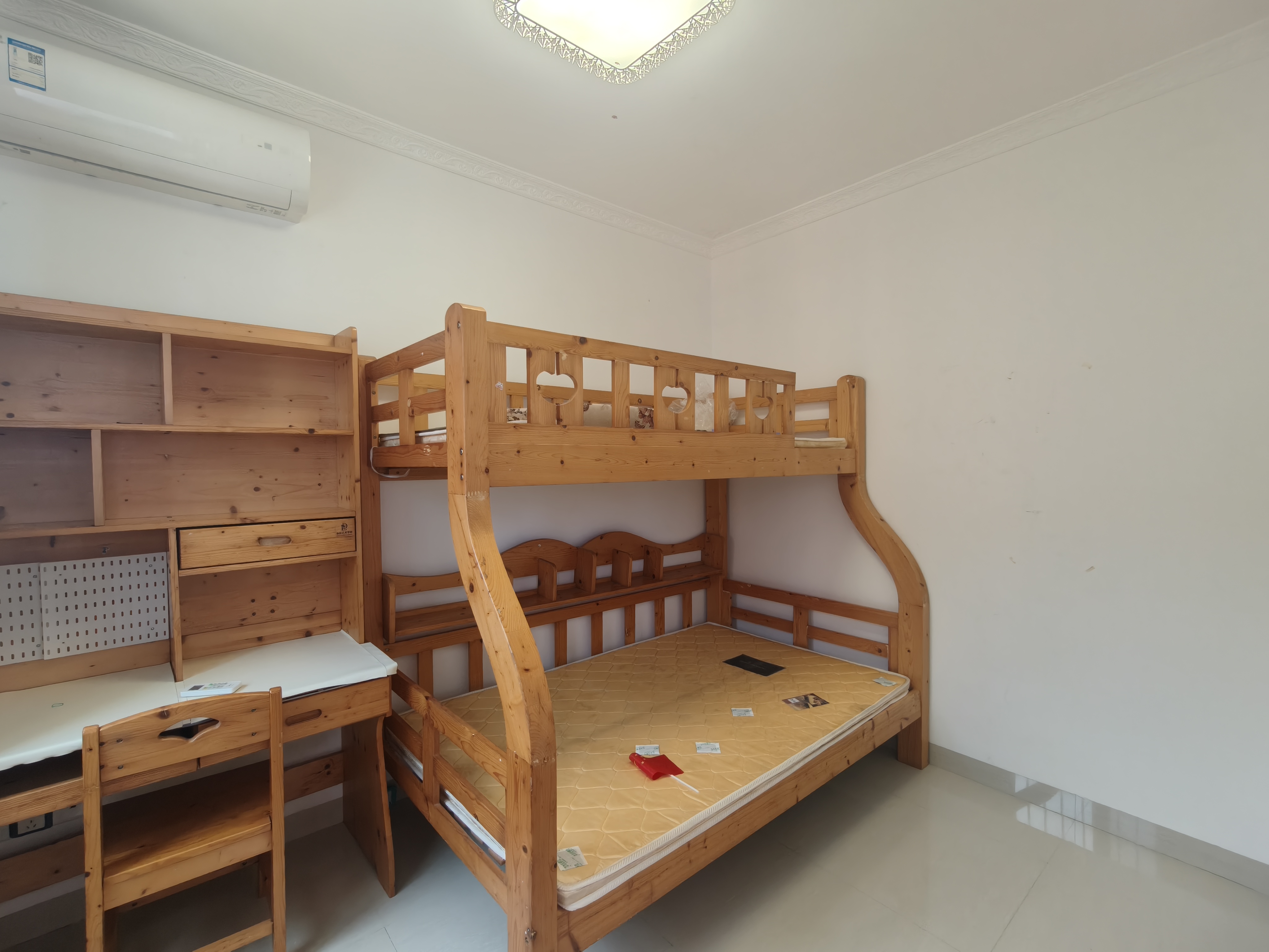 金美花园  2室1厅1卫    1700.0元/月 金美花园  2室1厅1卫    1700.0元/月室内图