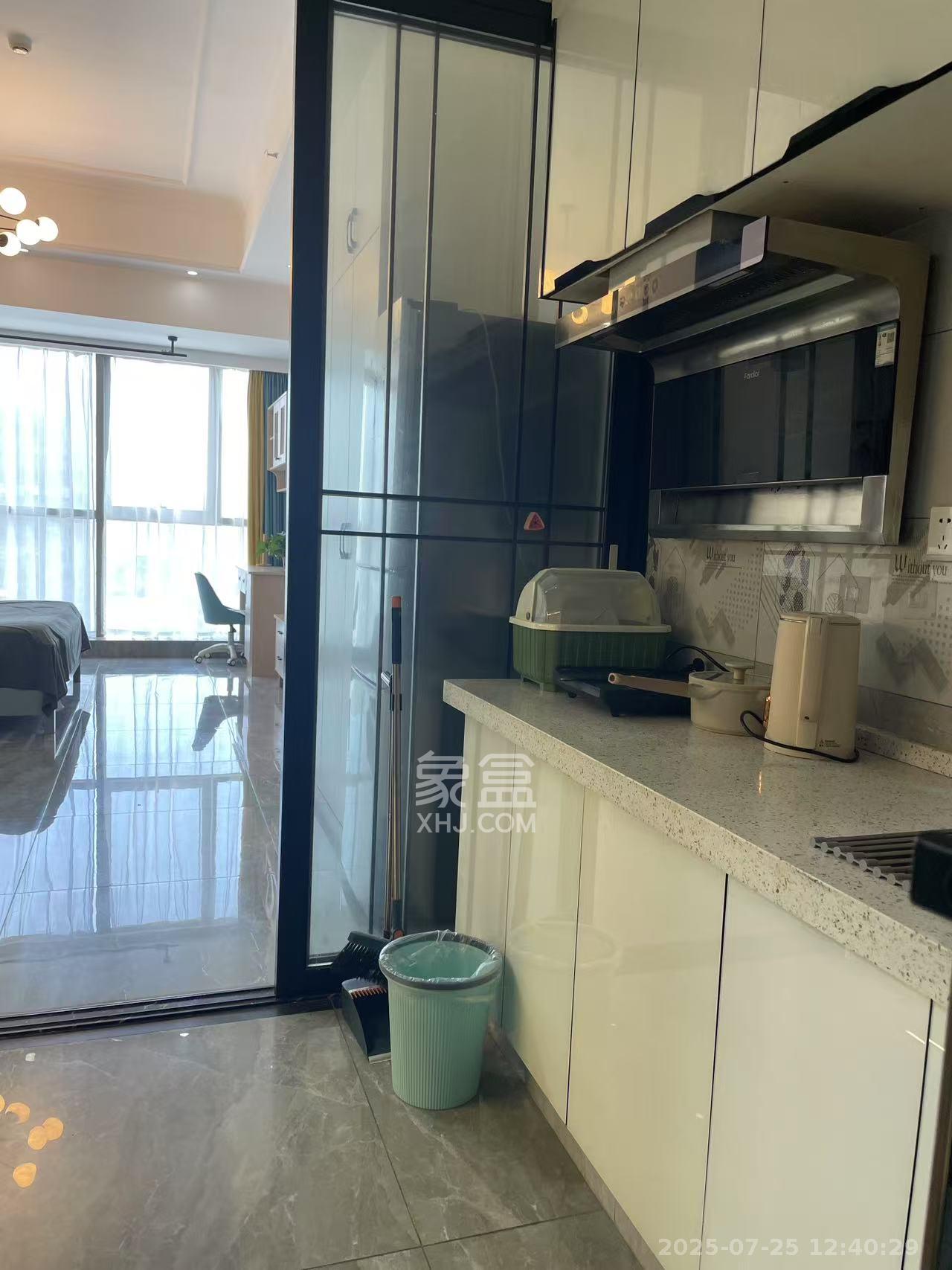 奥克斯滨仕花园(奥克斯洋湖广场/奥克斯中心) 1室1厅1卫 1900.0元/月 奥克斯滨仕花园(奥克斯洋湖广场/奥克斯中心) 1室1厅1卫 1900.0元/月室内图