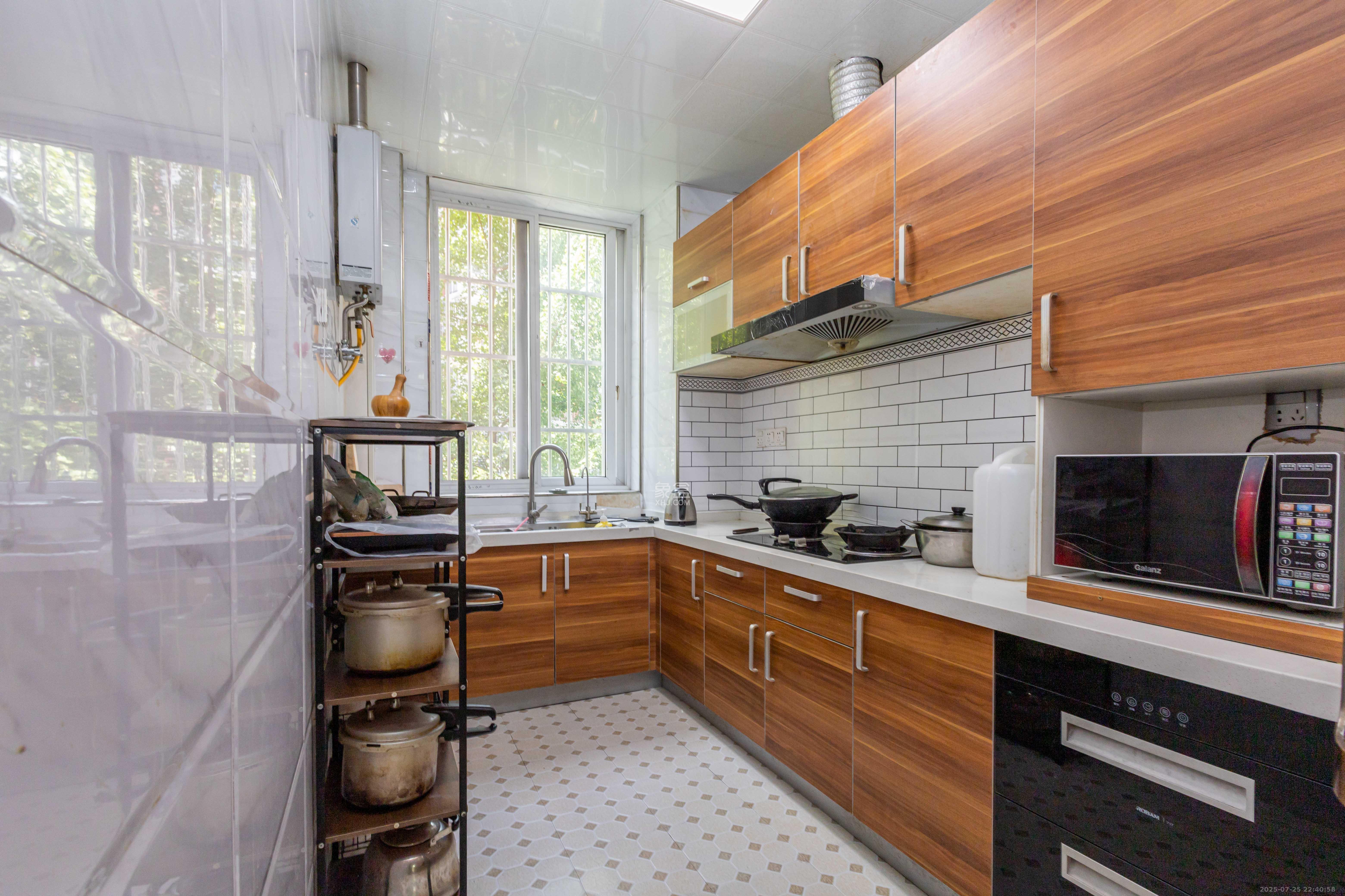 星城国际 3室2厅2卫 74.8万 星城国际 3室2厅2卫 74.8万厨房