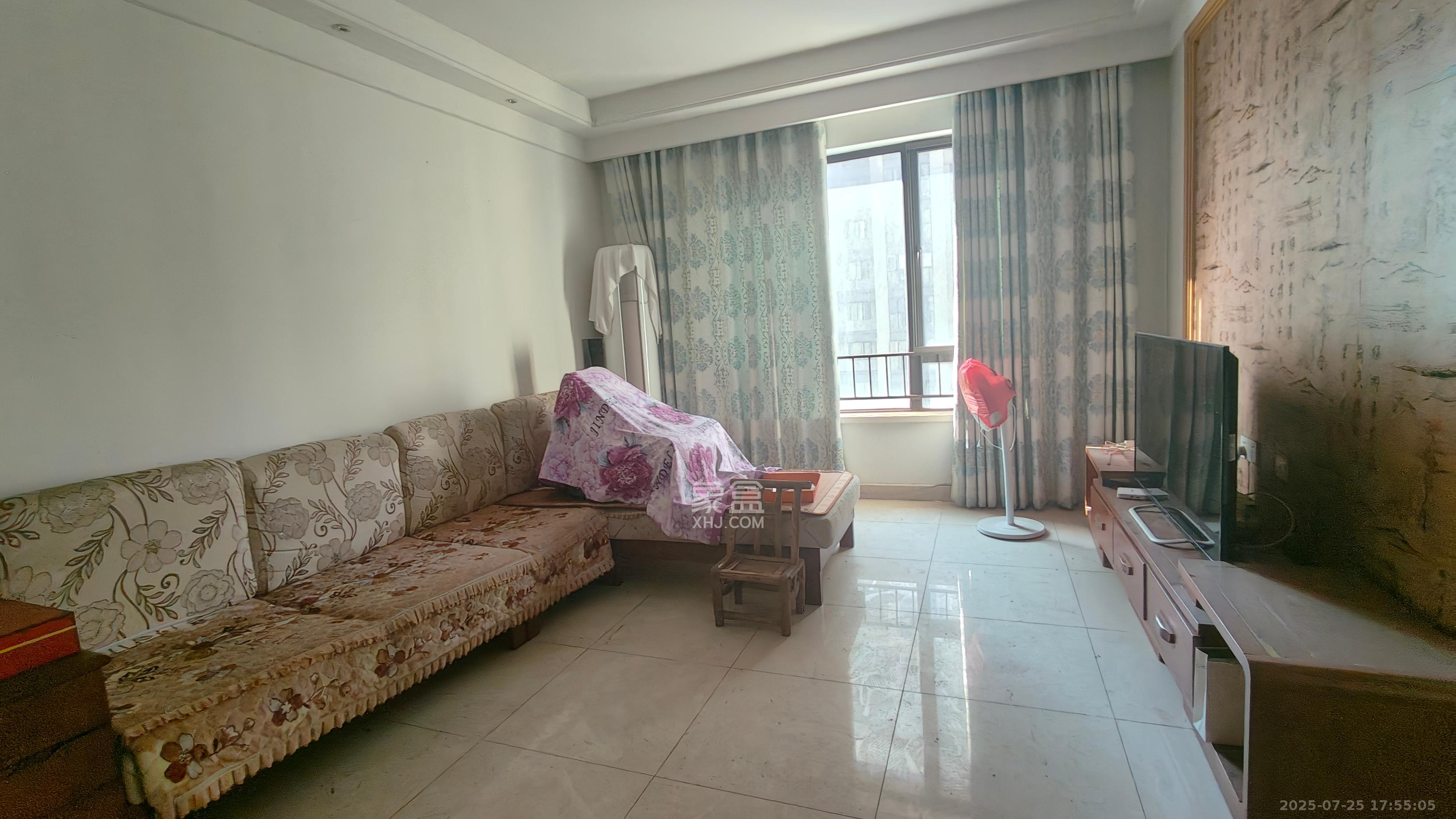 中海国际三期  3室2厅1卫    1900.0元/月 中海国际三期  3室2厅1卫    1900.0元/月