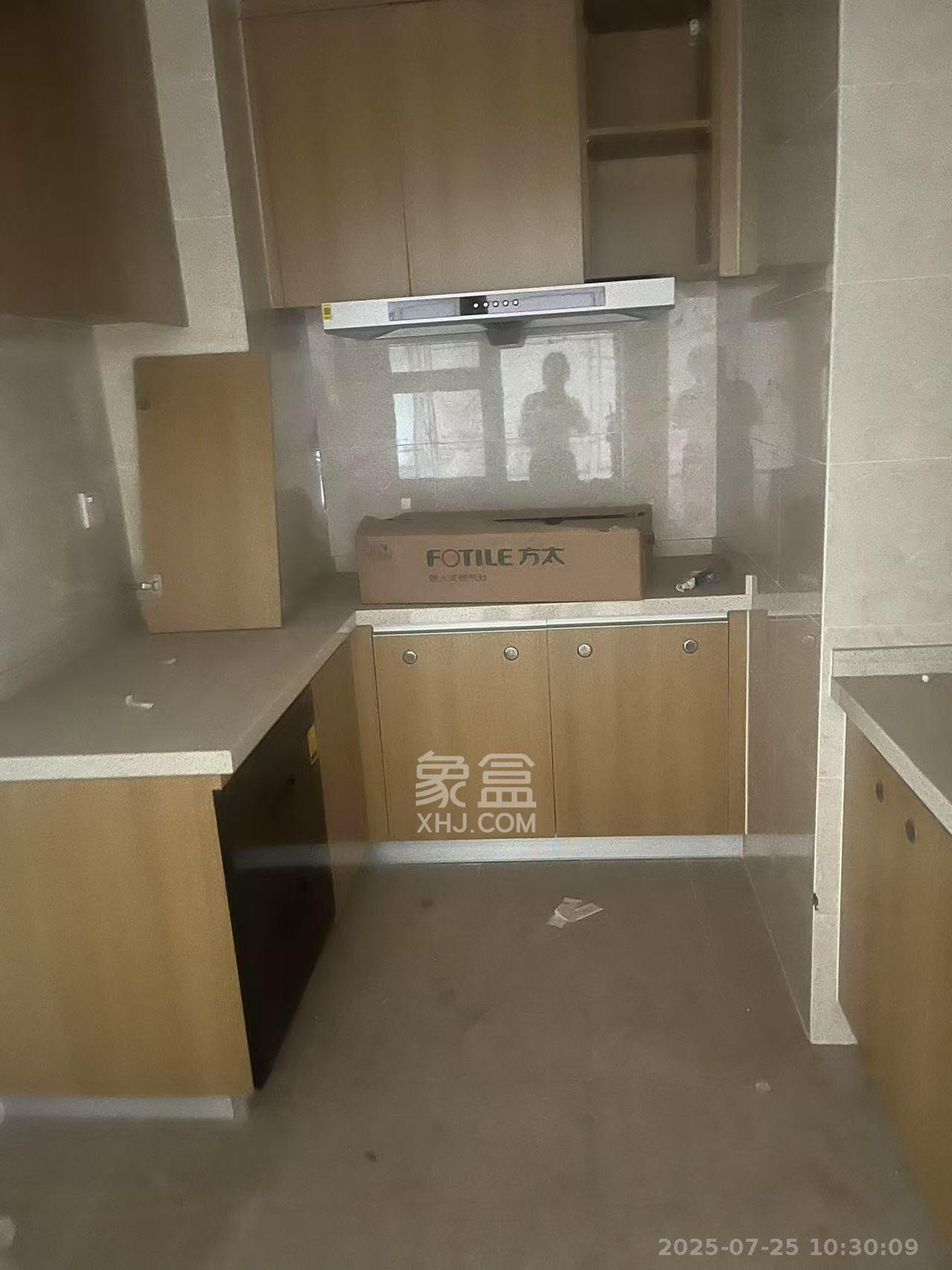 金科集美天辰  3室2厅2卫   2400.00元/月室内图